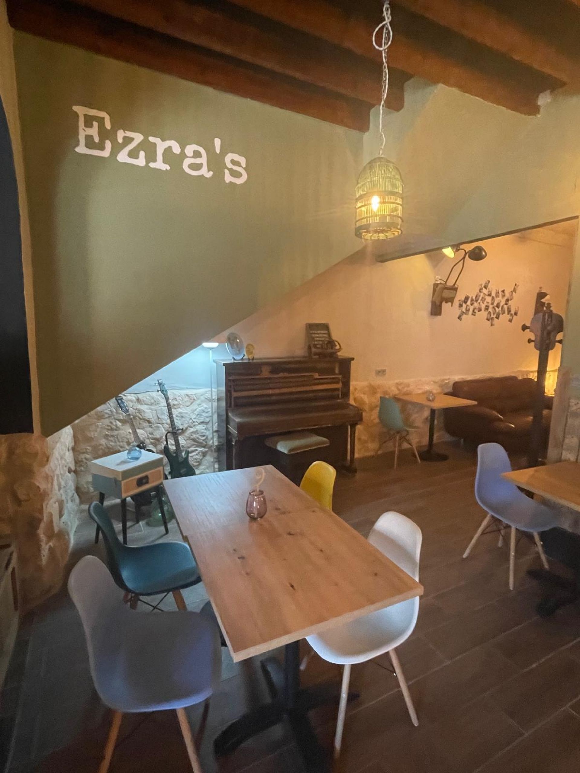 Resale - 3 Bedroom 5 Bathroom Commercial in Pinoso -  - Alicante