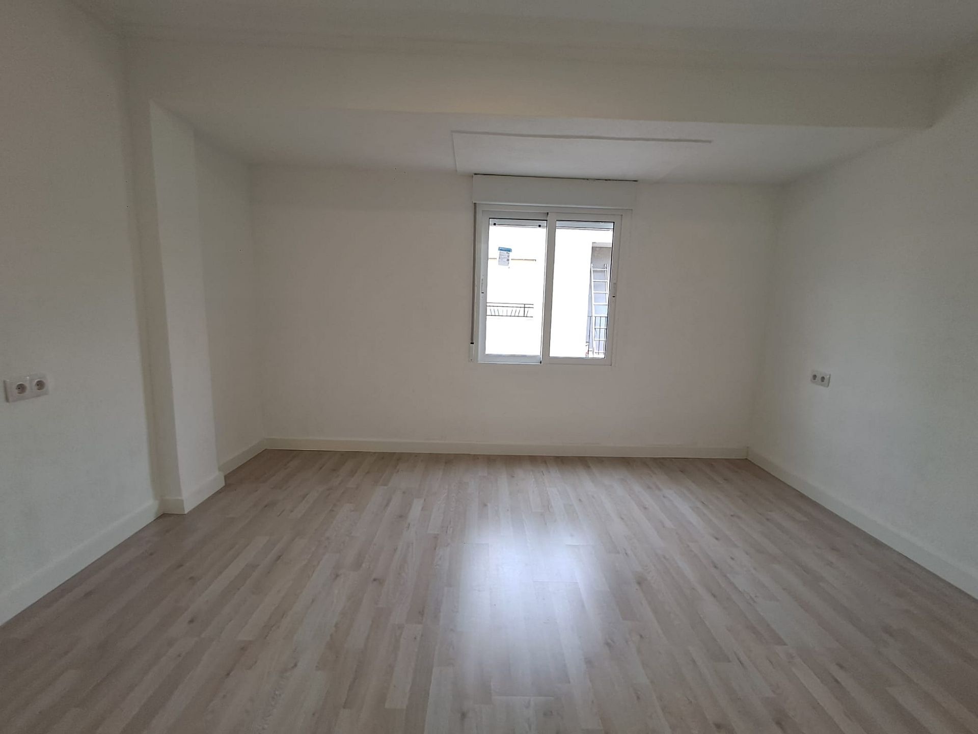 Resale - 3 Bedroom 1 Bathroom Apartment in Aspe -  - Alicante