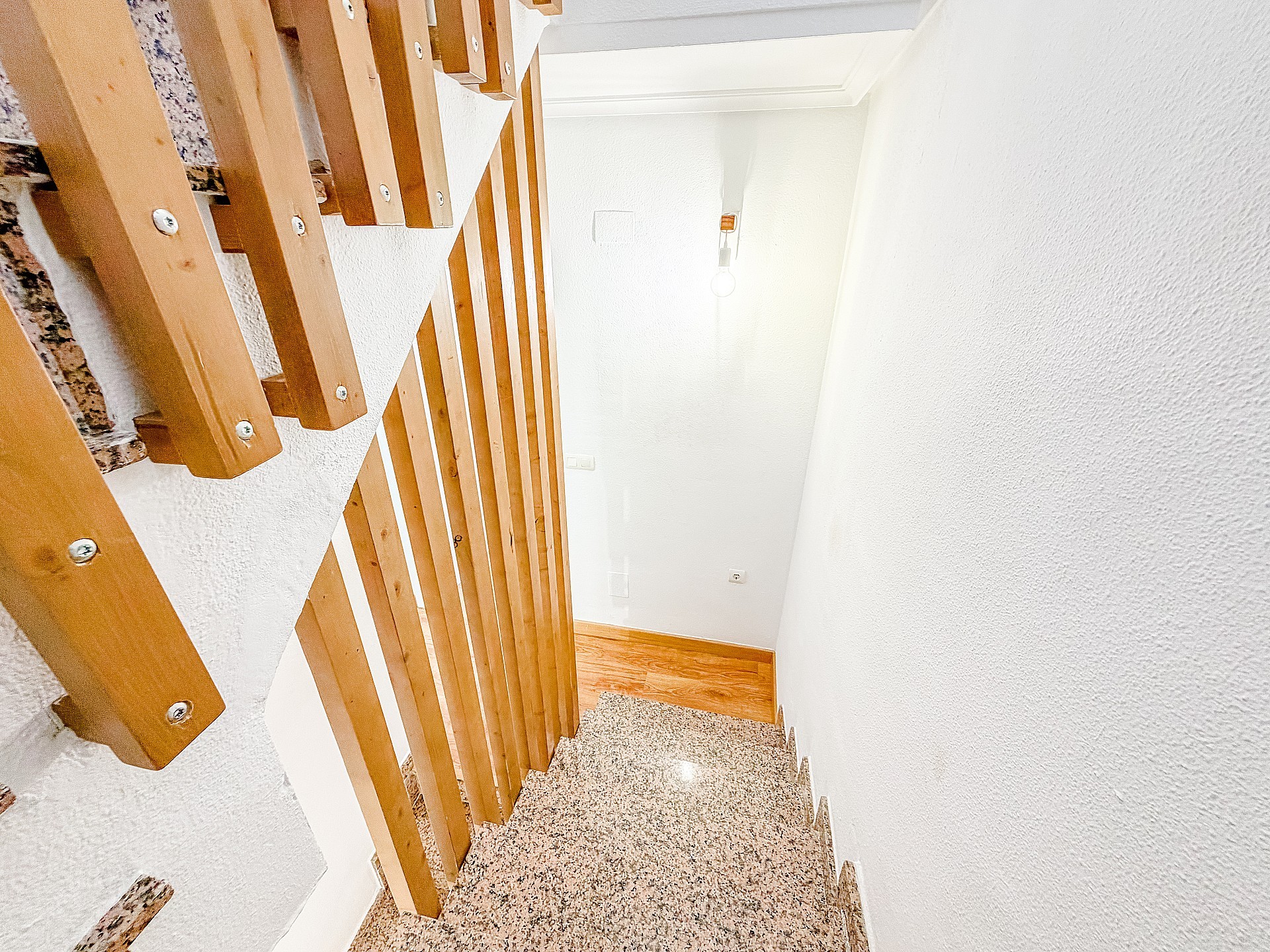Resale - 3 Bedroom 3 Bathroom Semi-detached in Orihuela -  - Alicante