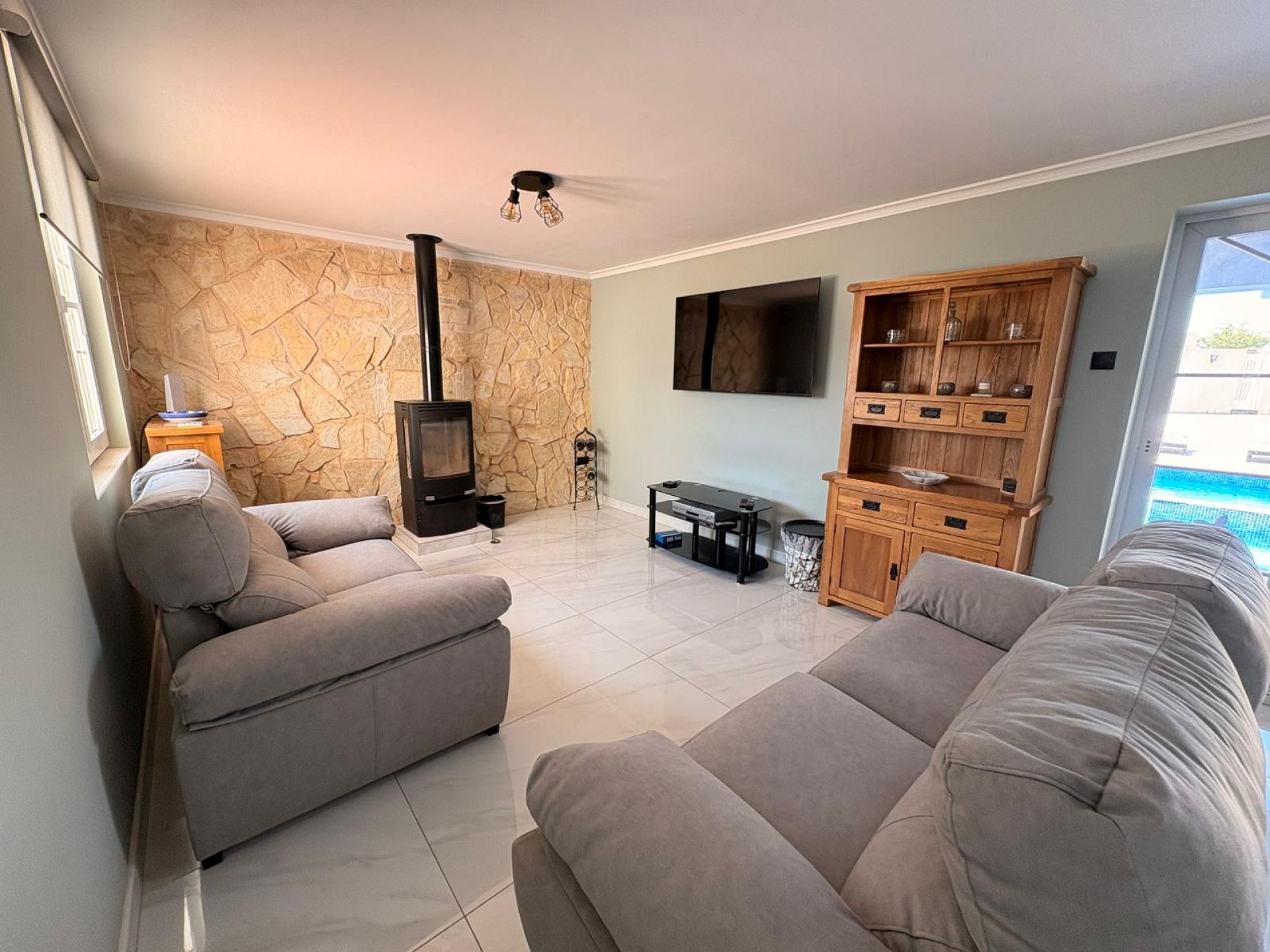 Resale - 4 Bedroom 4 Bathroom Commercial in Salinas -  - Alicante