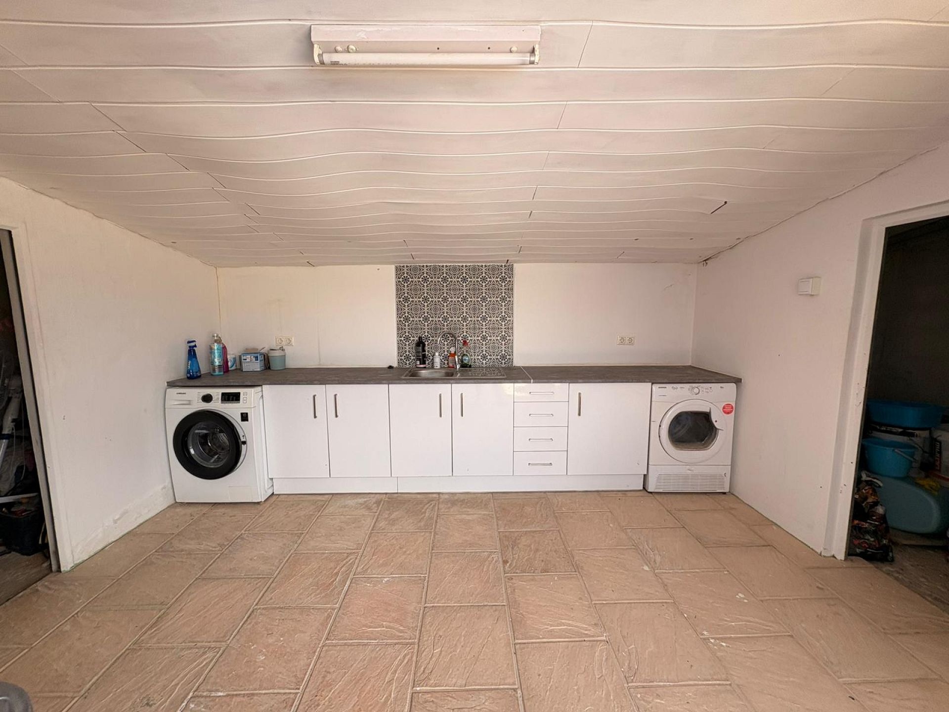 Resale - 4 Bedroom 4 Bathroom Commercial in Salinas -  - Alicante