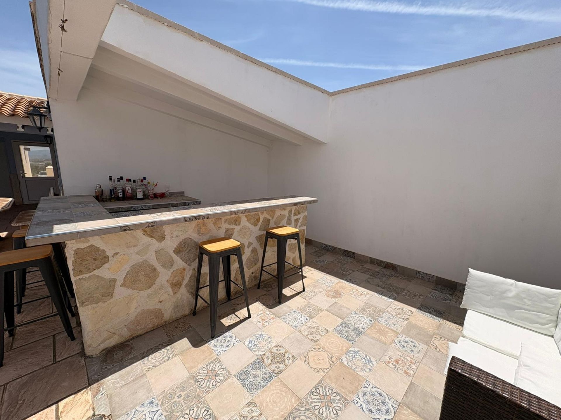 Resale - 4 Bedroom 4 Bathroom Commercial in Salinas -  - Alicante
