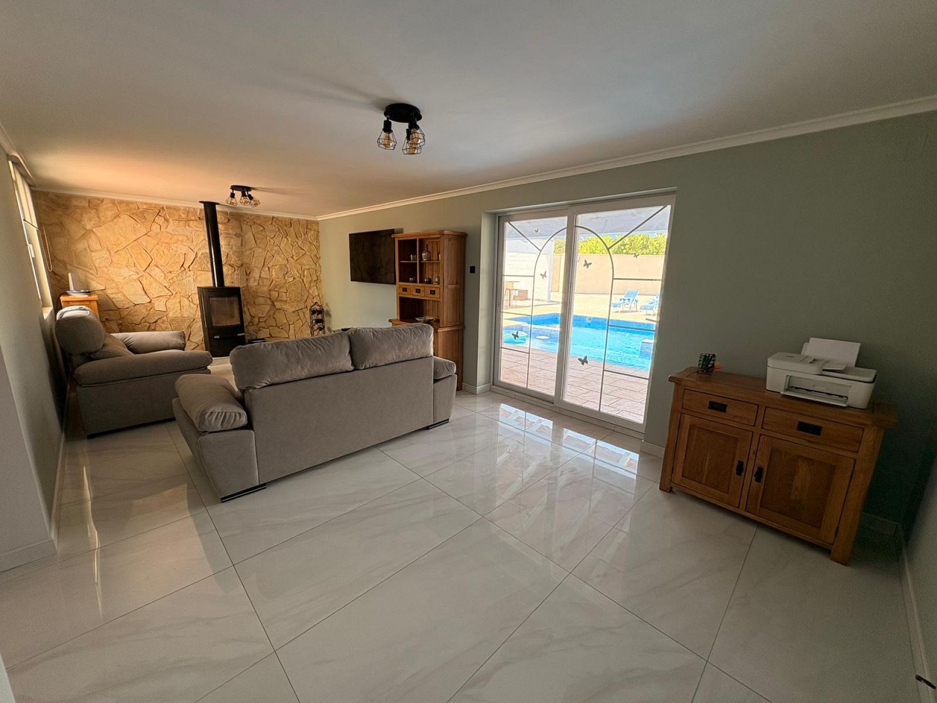 Resale - 4 Bedroom 4 Bathroom Commercial in Salinas -  - Alicante