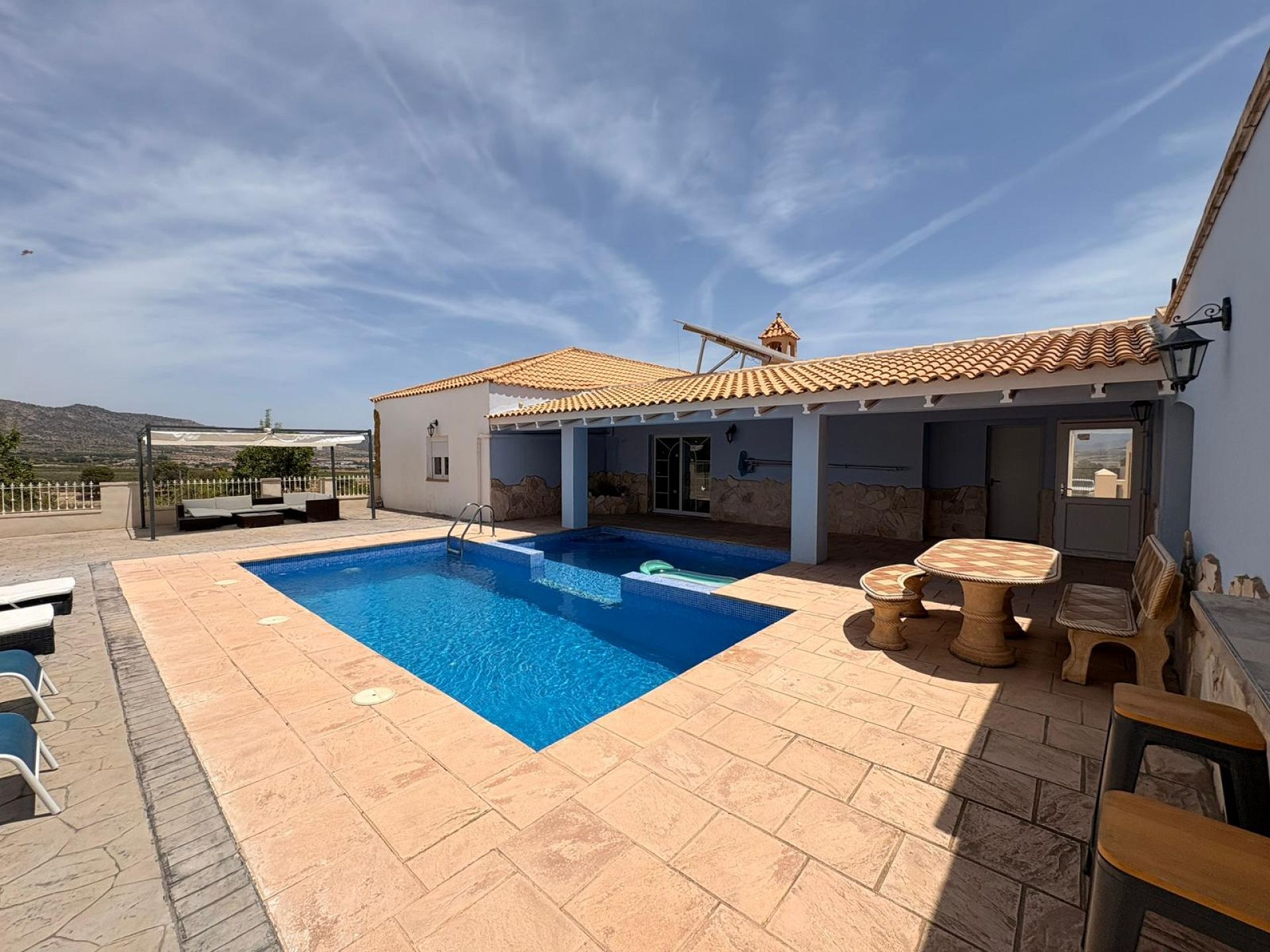 Resale - 4 Bedroom 4 Bathroom Commercial in Salinas -  - Alicante