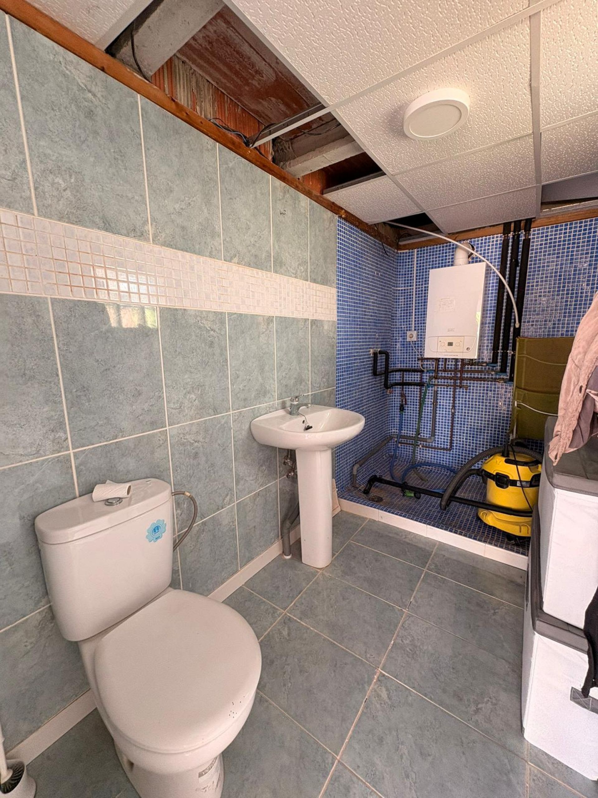 Resale - 4 Bedroom 4 Bathroom Commercial in Salinas -  - Alicante