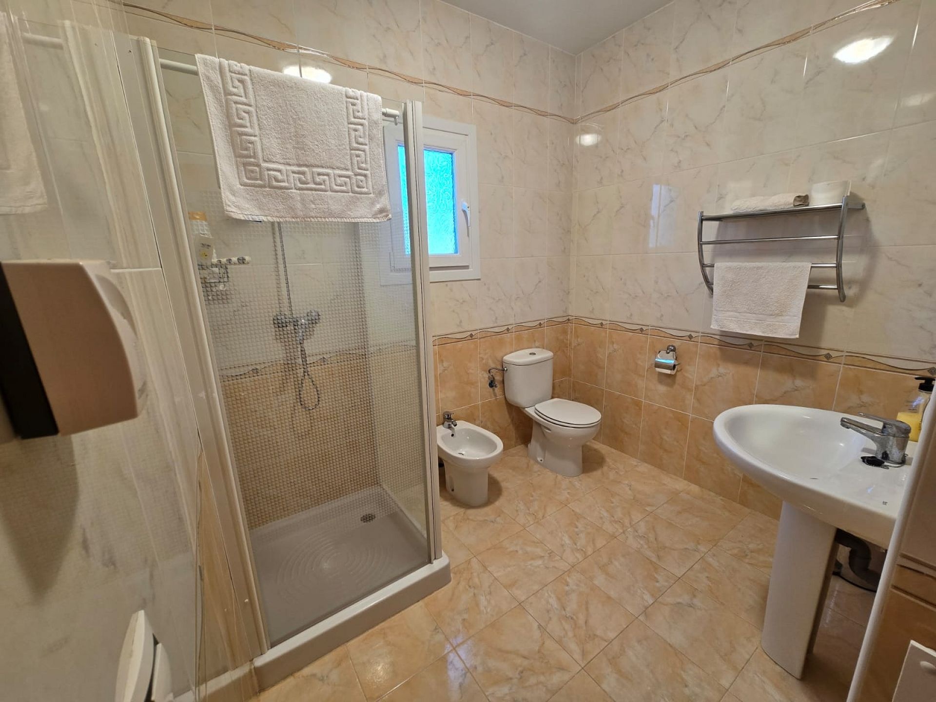 Resale - 4 Bedroom 3 Bathroom Villa in Monóvar -  - Alicante