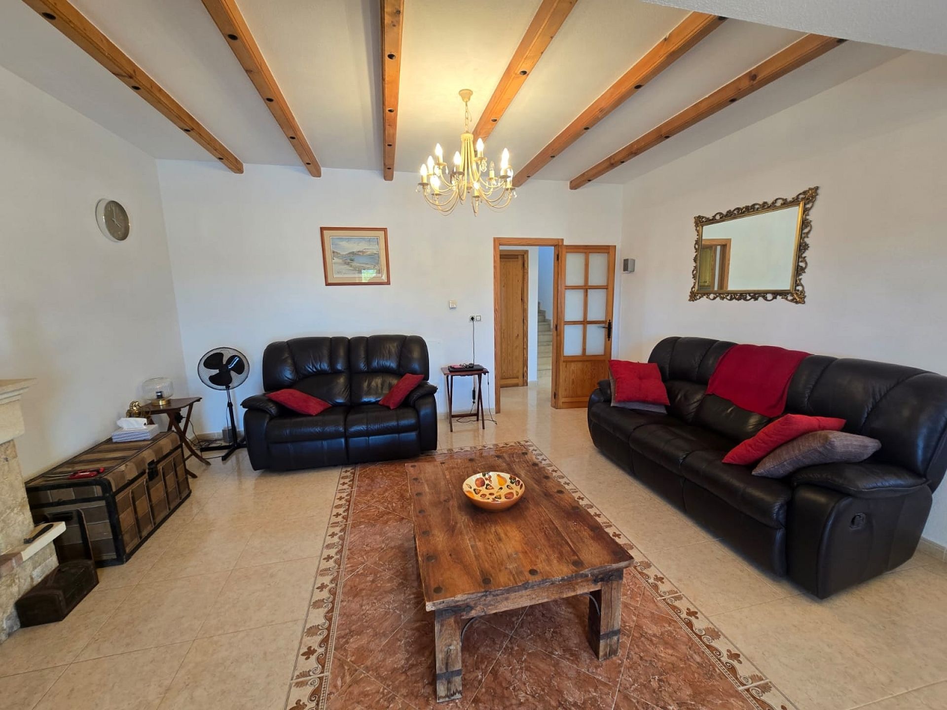 Resale - 4 Bedroom 3 Bathroom Villa in Monóvar -  - Alicante