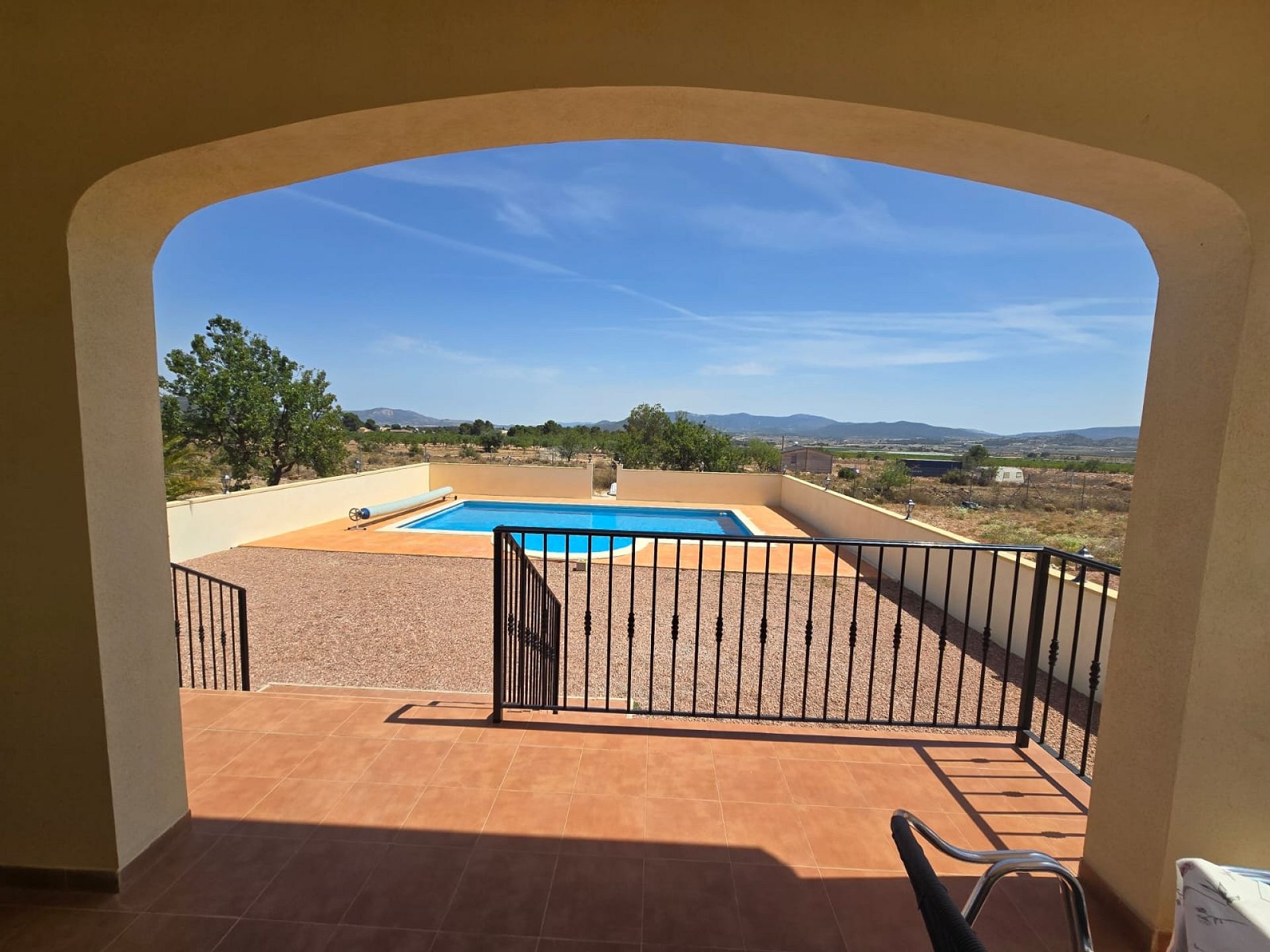Resale - 4 Bedroom 3 Bathroom Villa in Monóvar -  - Alicante