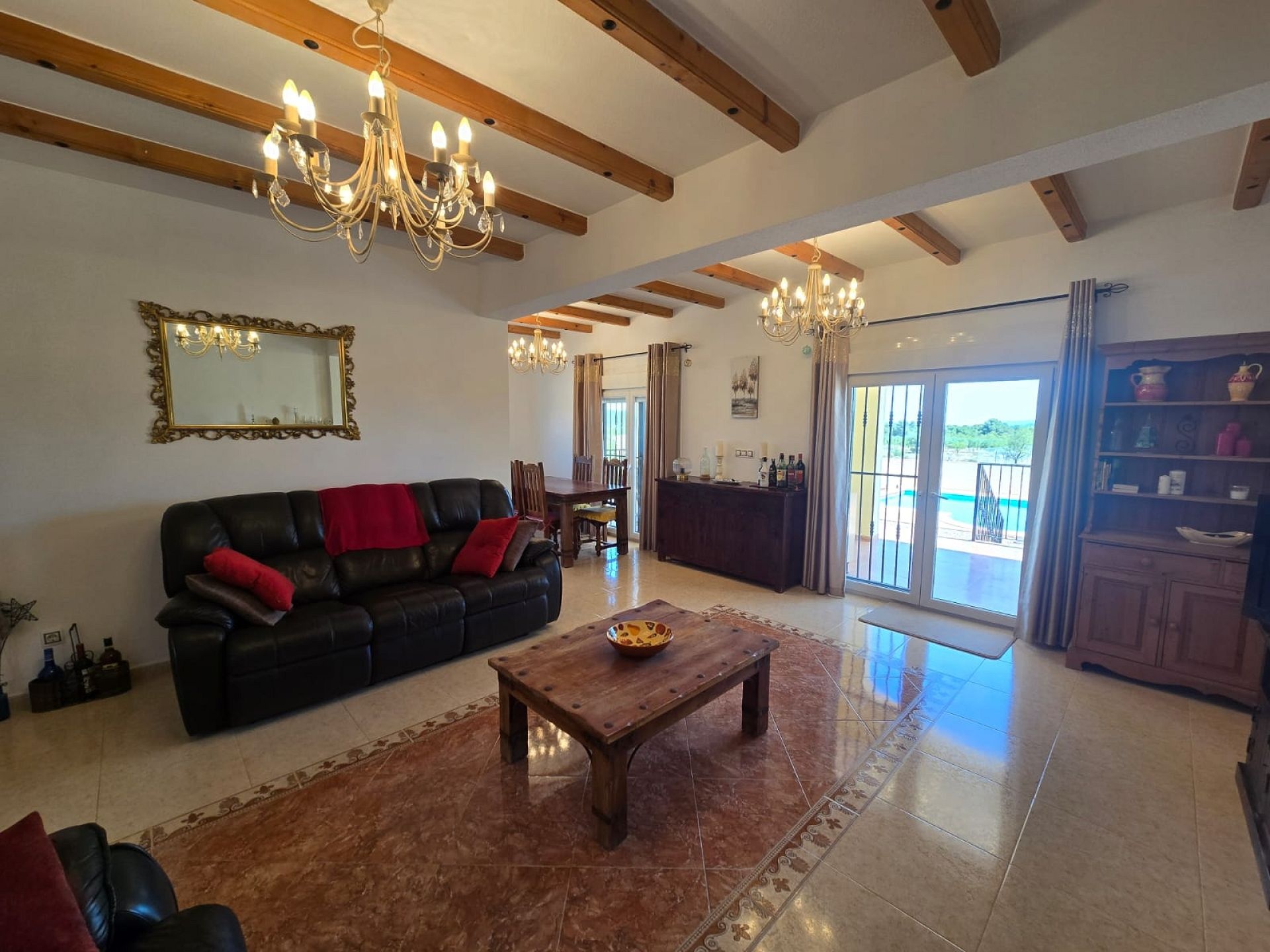 Resale - 4 Bedroom 3 Bathroom Villa in Monóvar -  - Alicante