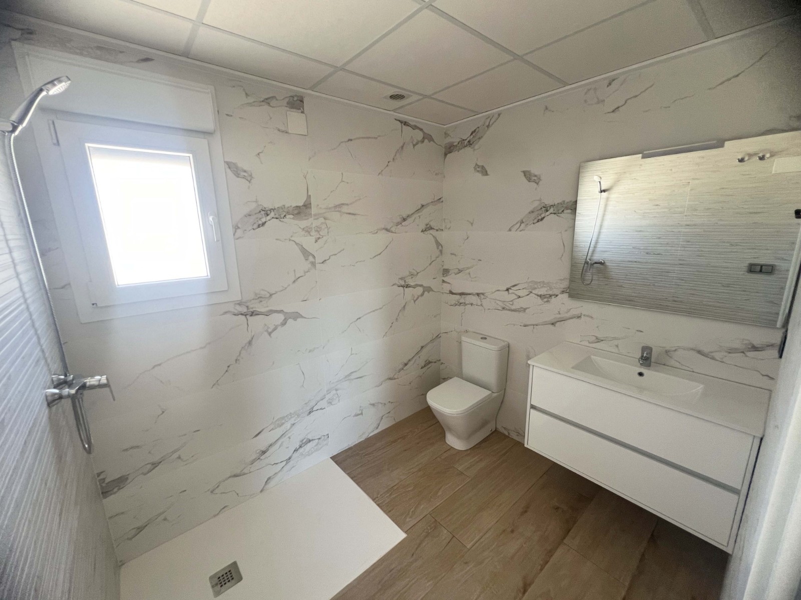 Resale - 3 Bedroom 2 Bathroom Villa in Pinoso -  - Alicante