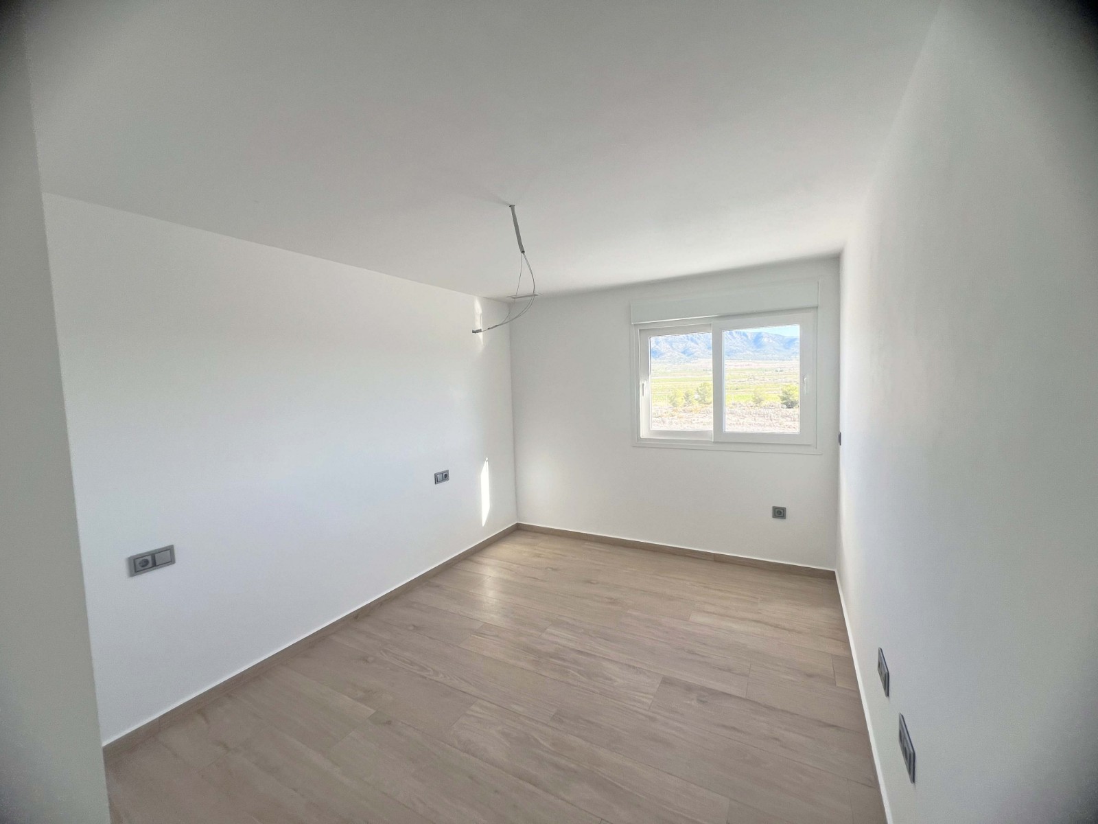 Resale - 3 Bedroom 2 Bathroom Villa in Pinoso -  - Alicante