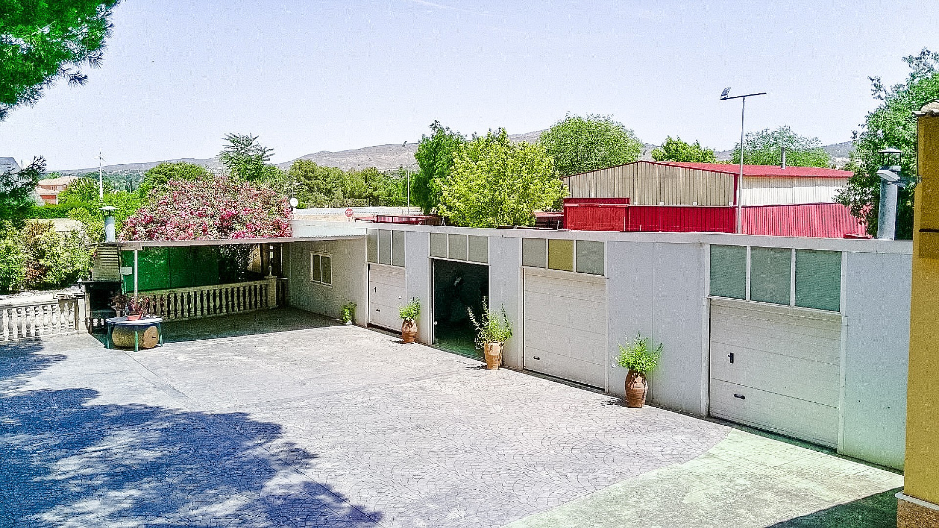 Resale - 4 Bedroom 4 Bathroom Villa in Yecla -  - Murcia