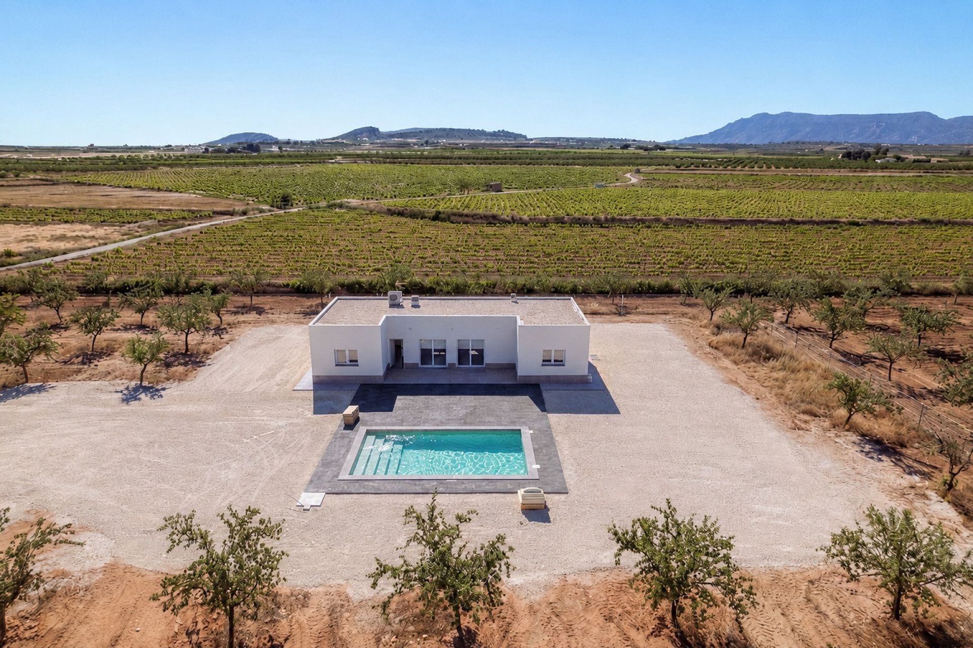 Resale - 3 Bedroom 2 Bathroom Villa in Pinoso -  - Alicante