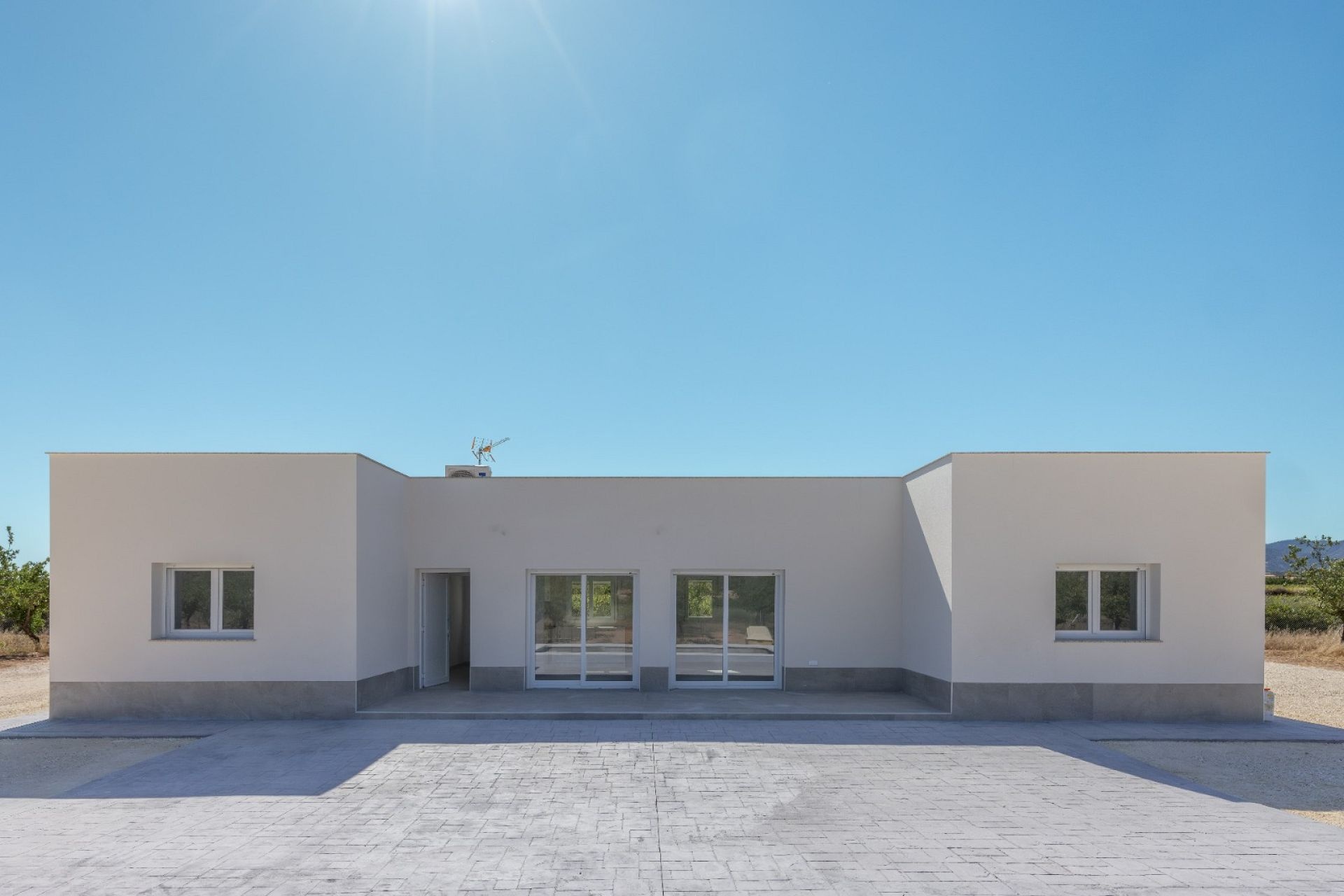 Resale - 3 Bedroom 2 Bathroom Villa in Pinoso -  - Alicante