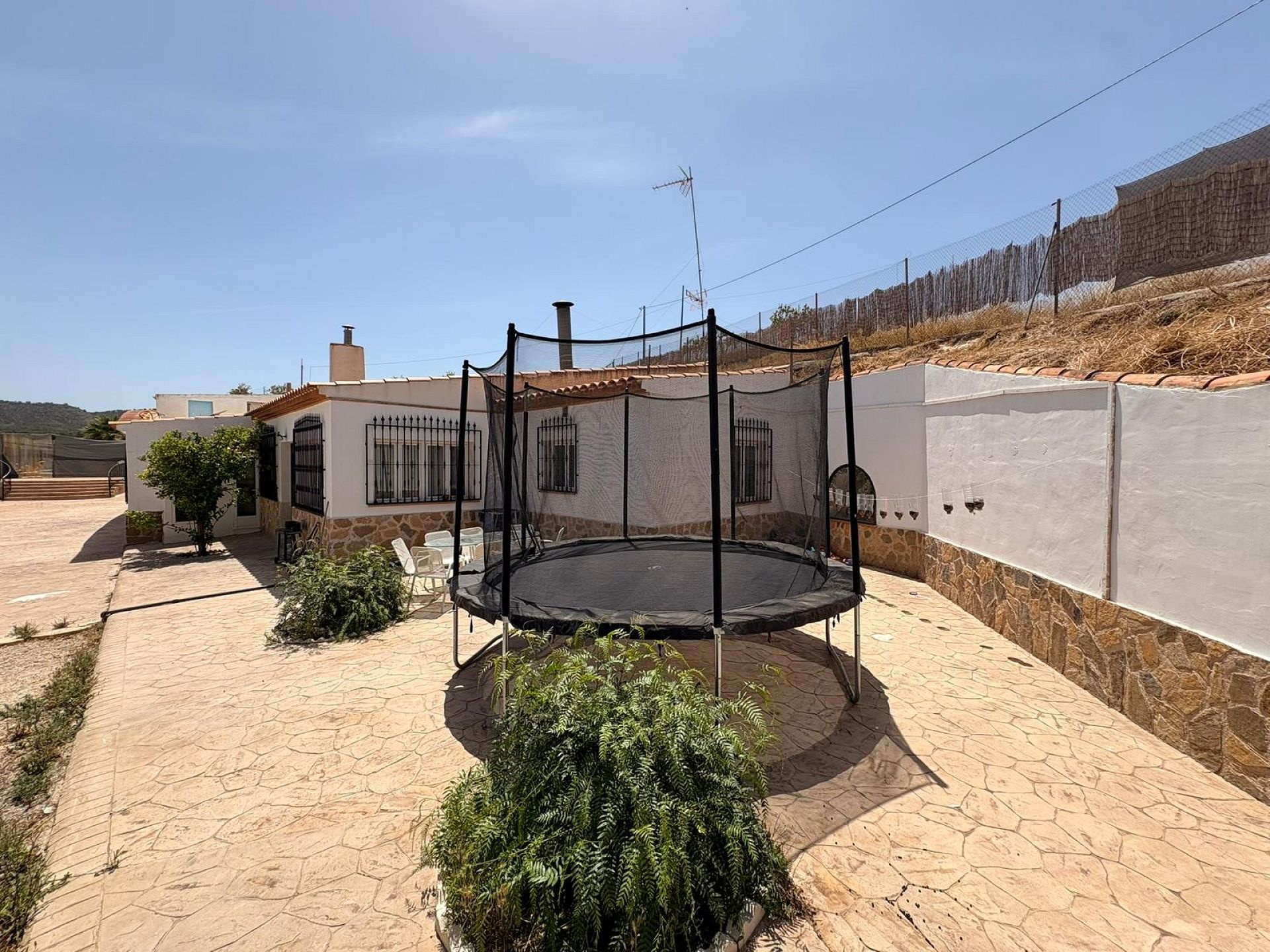 Resale - 6 Bedroom 1 Bathroom Country house in Jumilla -  - Murcia
