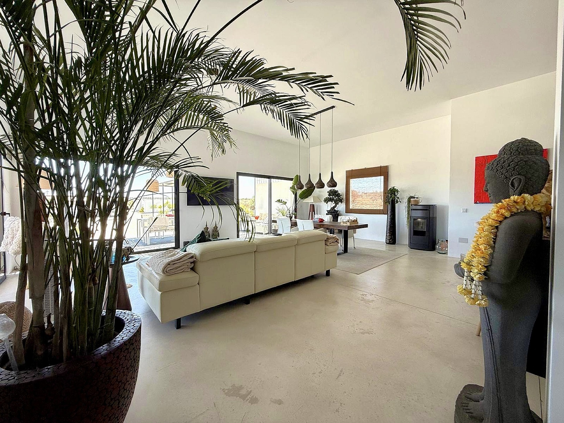 Resale - 5 Bedroom 3 Bathroom Villa in Pinoso -  - Alicante