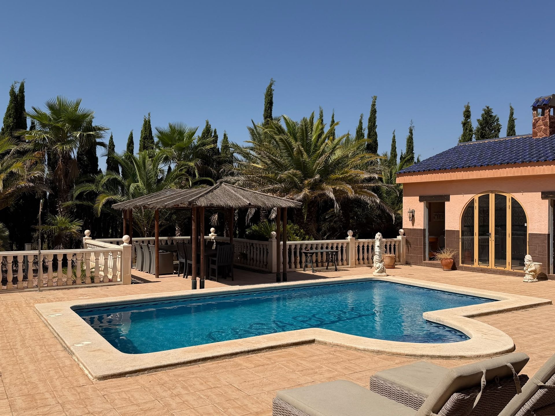 Resale - 6 Bedroom 5 Bathroom Villa in Salinas -  - Alicante