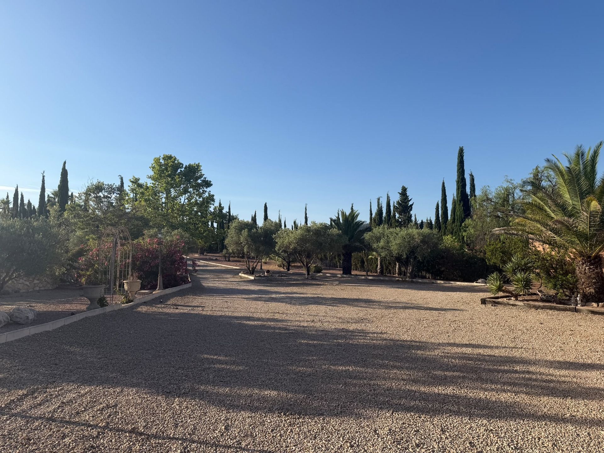 Resale - 6 Bedroom 5 Bathroom Villa in Salinas -  - Alicante