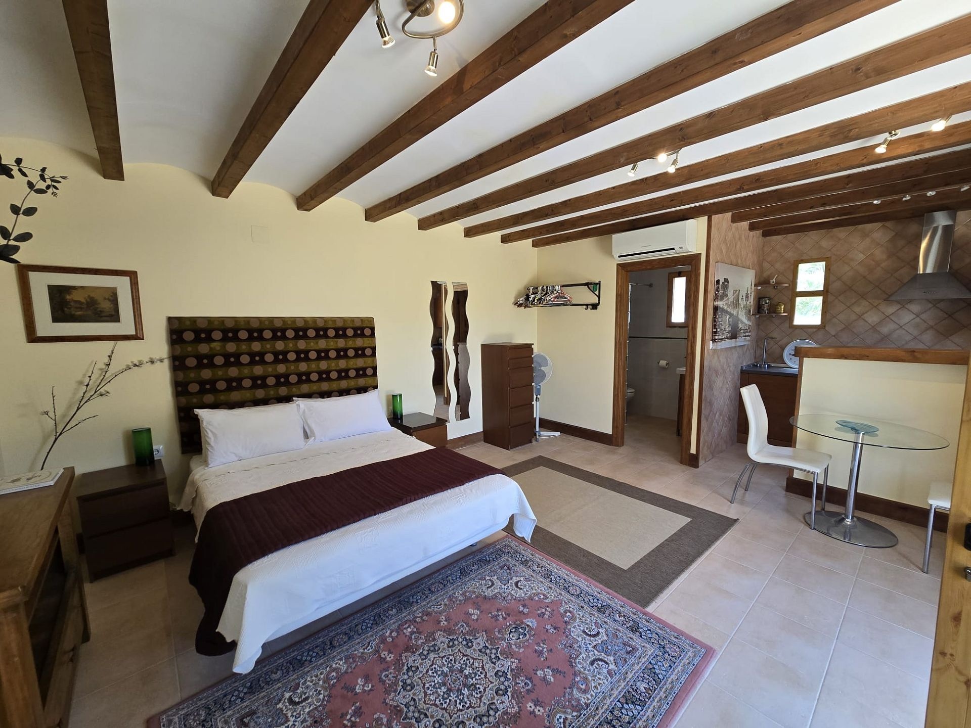 Resale - 6 Bedroom 5 Bathroom Villa in Salinas -  - Alicante