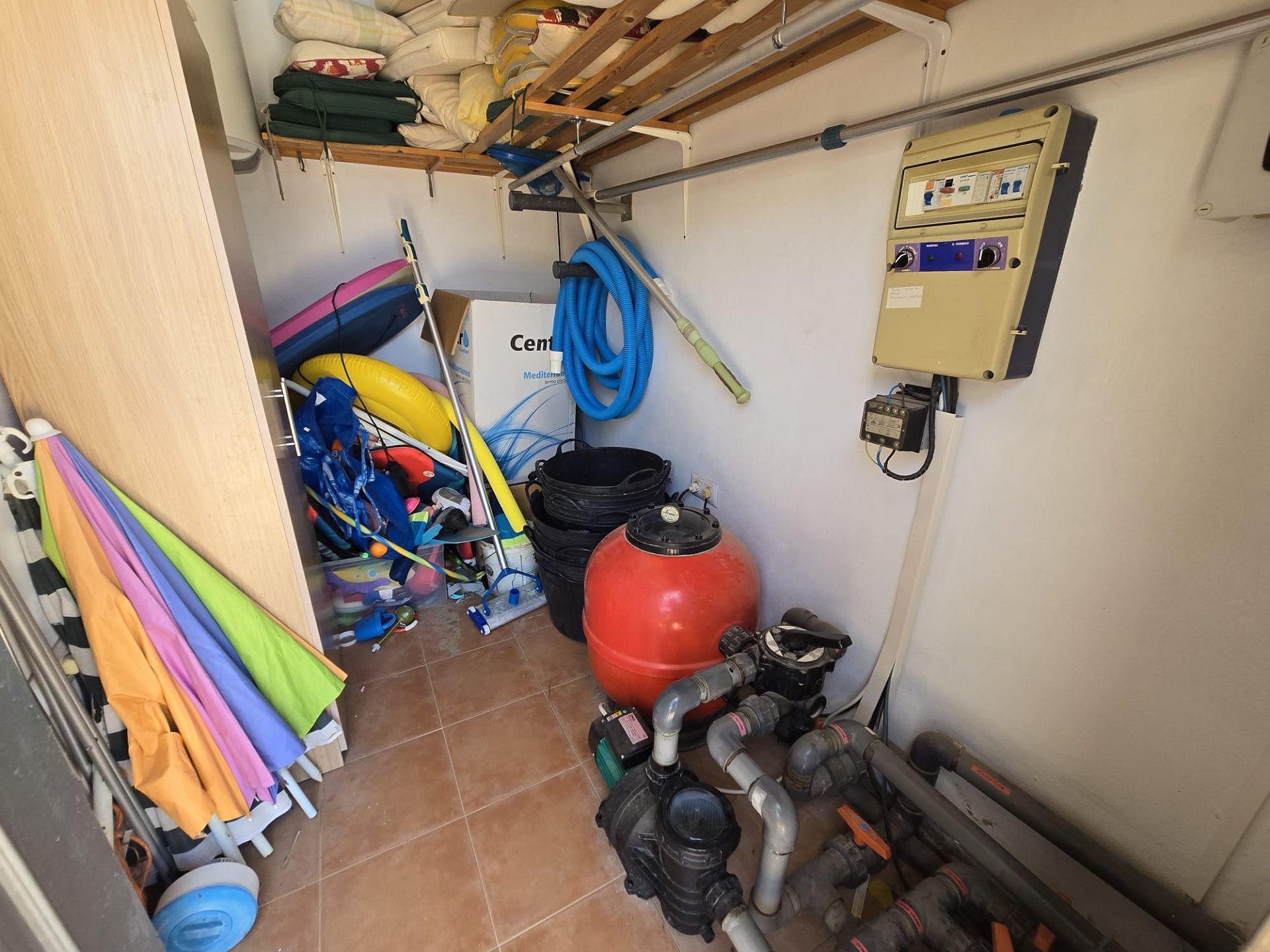 Resale - 6 Bedroom 5 Bathroom Villa in Salinas -  - Alicante