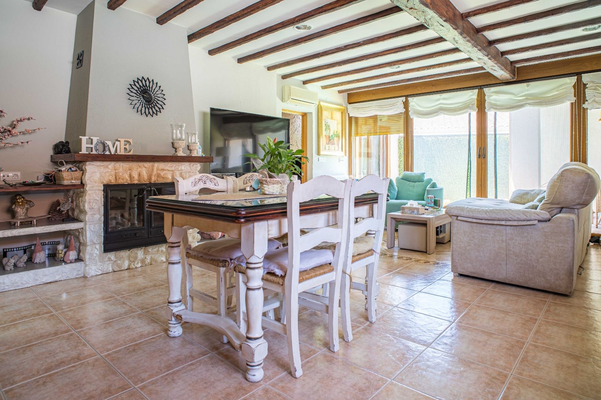 Resale - 4 Bedroom 2 Bathroom Villa in Pinoso -  - Alicante