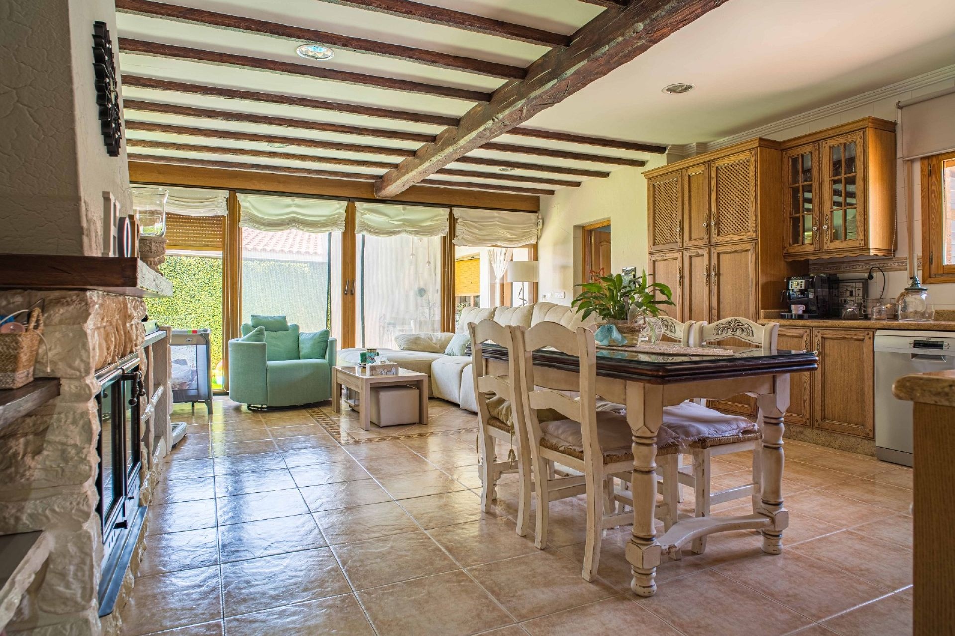 Resale - 4 Bedroom 2 Bathroom Villa in Pinoso -  - Alicante