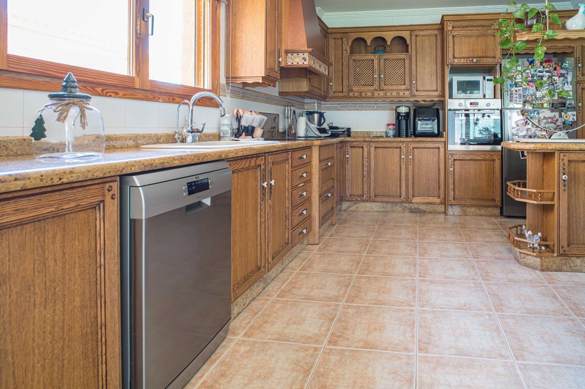 Resale - 4 Bedroom 2 Bathroom Villa in Pinoso -  - Alicante
