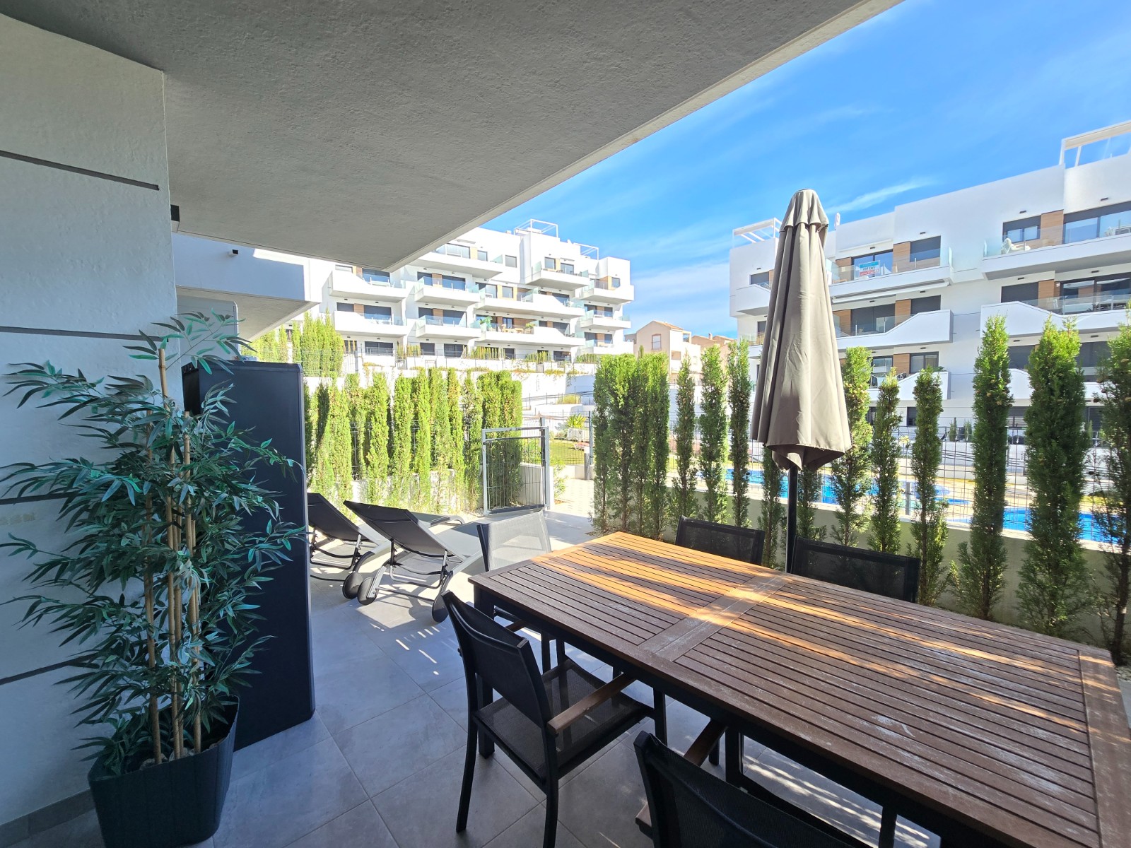 Resale - 2 Bedroom 2 Bathroom Apartment in Orihuela Costa -  - Alicante