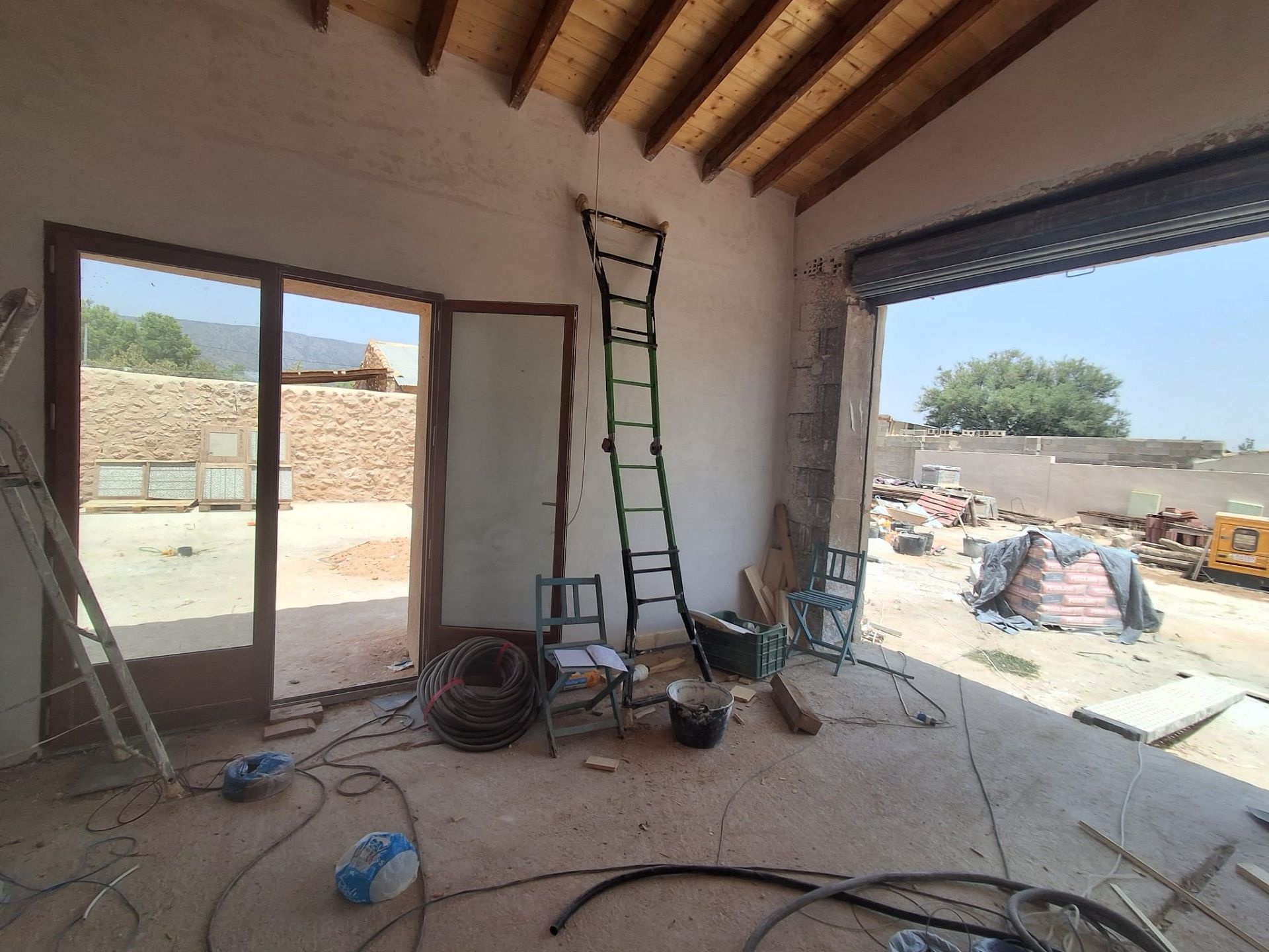 Resale - 4 Bedroom 2 Bathroom Country house in Pinoso -  - Alicante