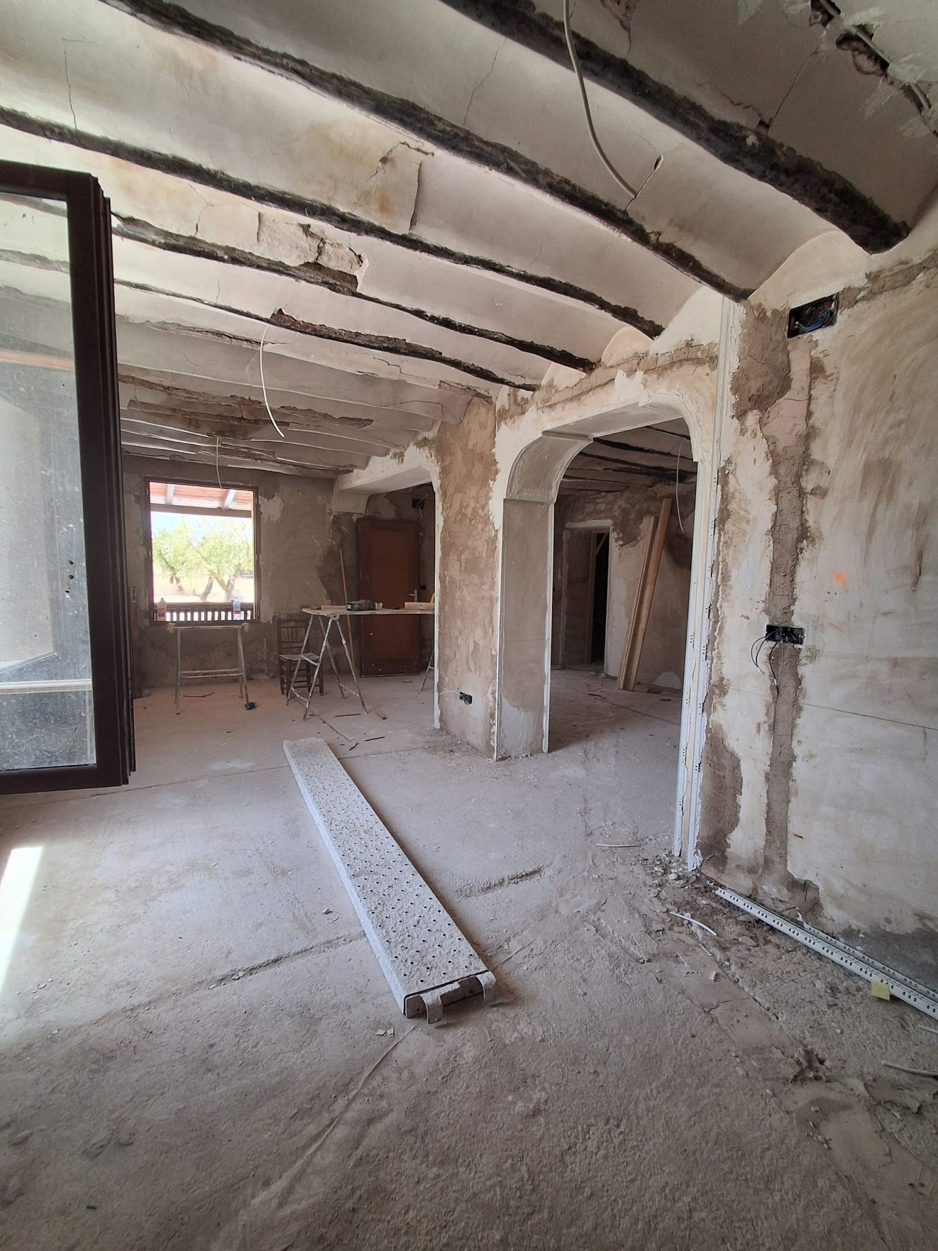 Resale - 4 Bedroom 2 Bathroom Country house in Pinoso -  - Alicante