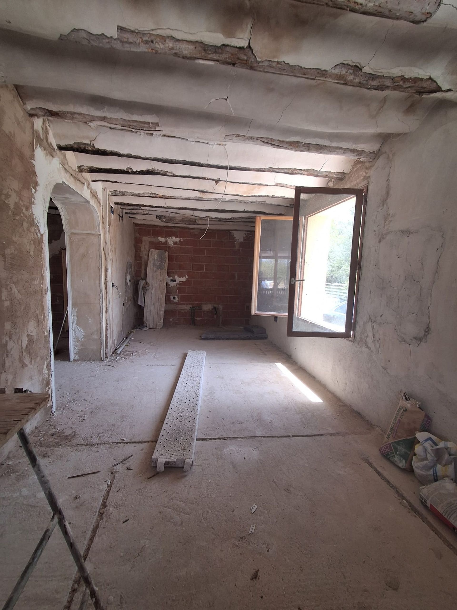 Resale - 4 Bedroom 2 Bathroom Country house in Pinoso -  - Alicante