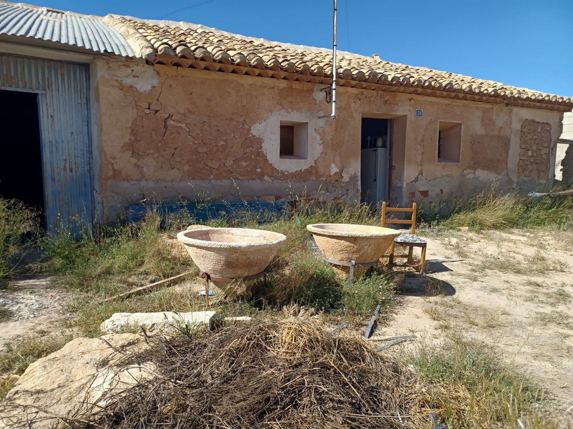 Resale - 2 Bedroom 1 Bathroom Country house in Pinoso -  - Alicante