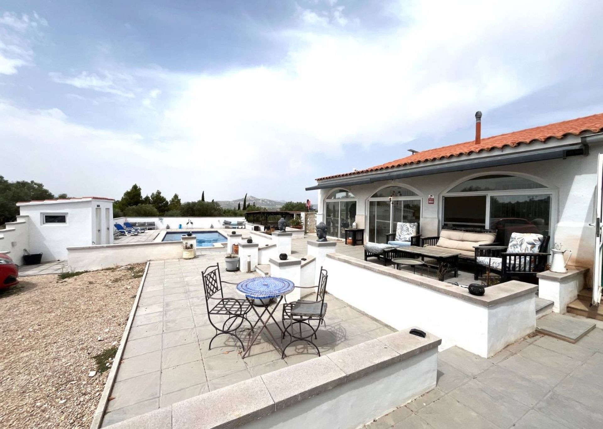 Resale - 3 Bedroom 2 Bathroom Country house in Sax -  - Alicante