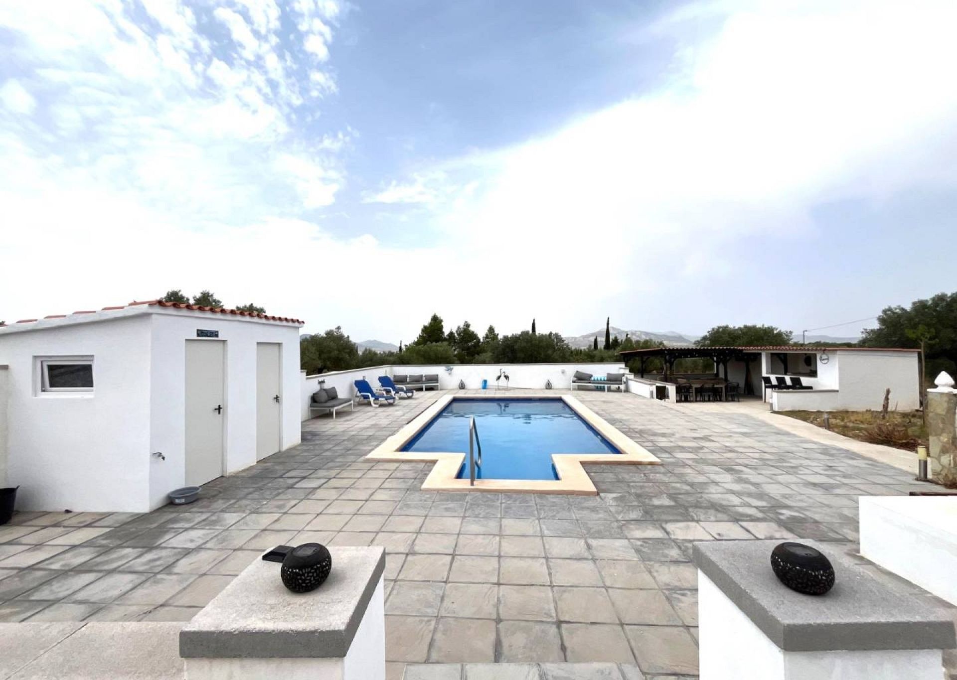 Resale - 3 Bedroom 2 Bathroom Country house in Sax -  - Alicante