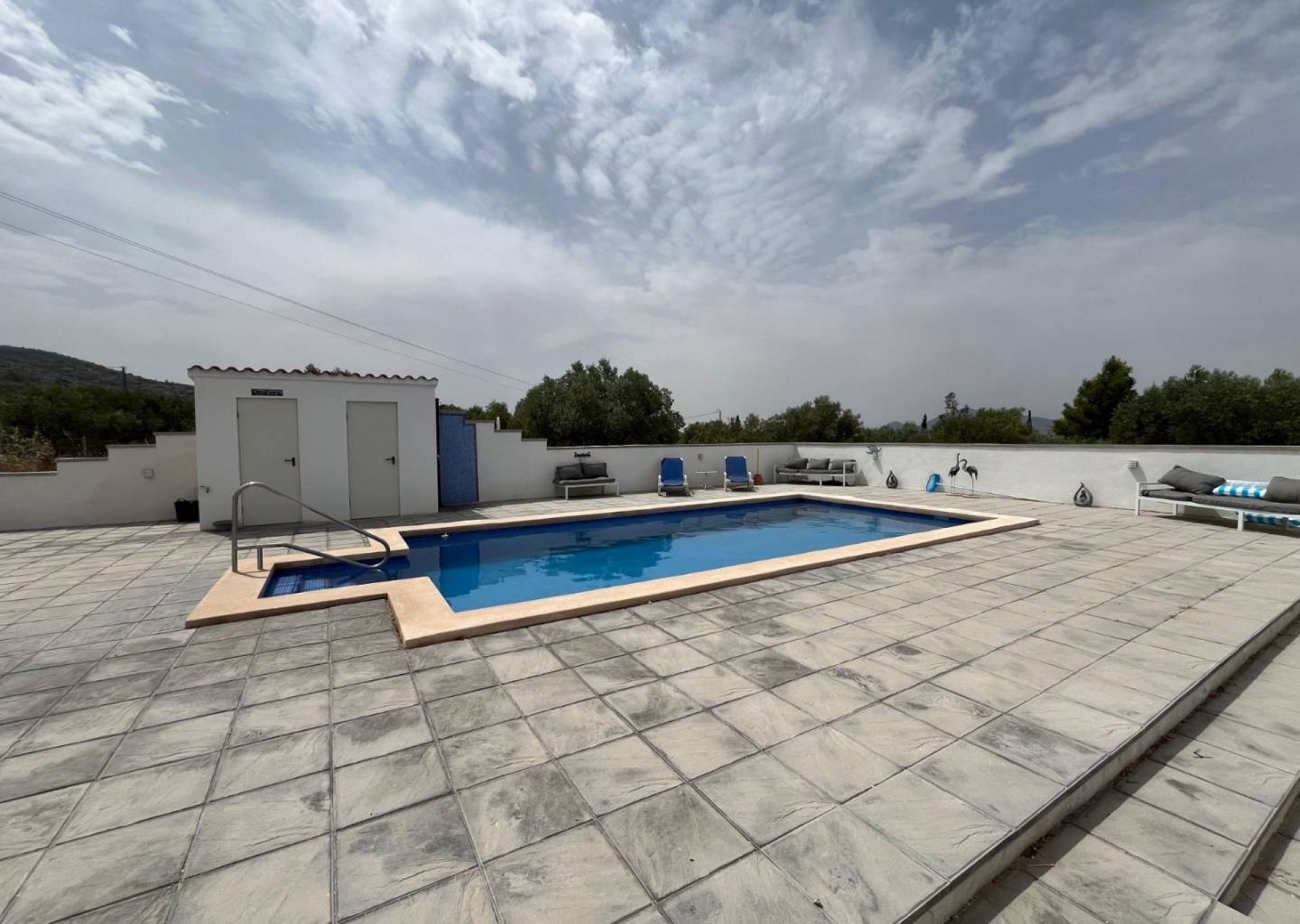 Resale - 3 Bedroom 2 Bathroom Country house in Sax -  - Alicante