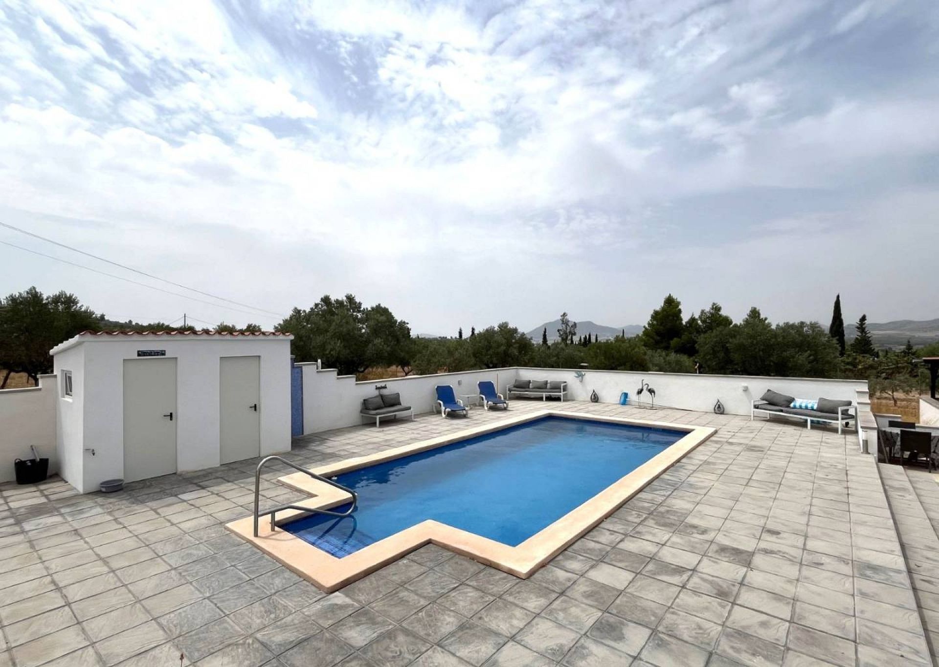 Resale - 3 Bedroom 2 Bathroom Country house in Sax -  - Alicante