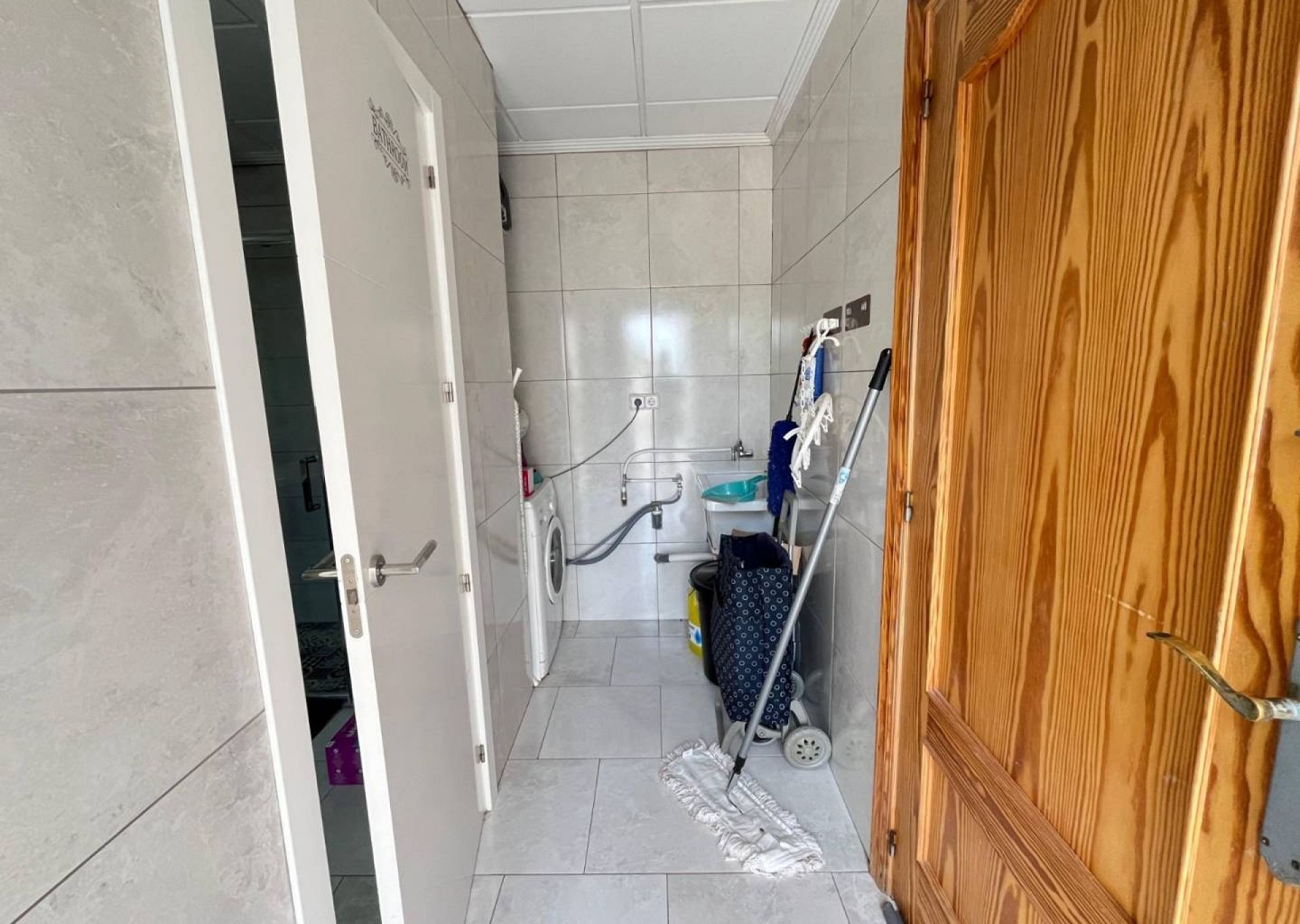 Resale - 3 Bedroom 2 Bathroom Country house in Sax -  - Alicante