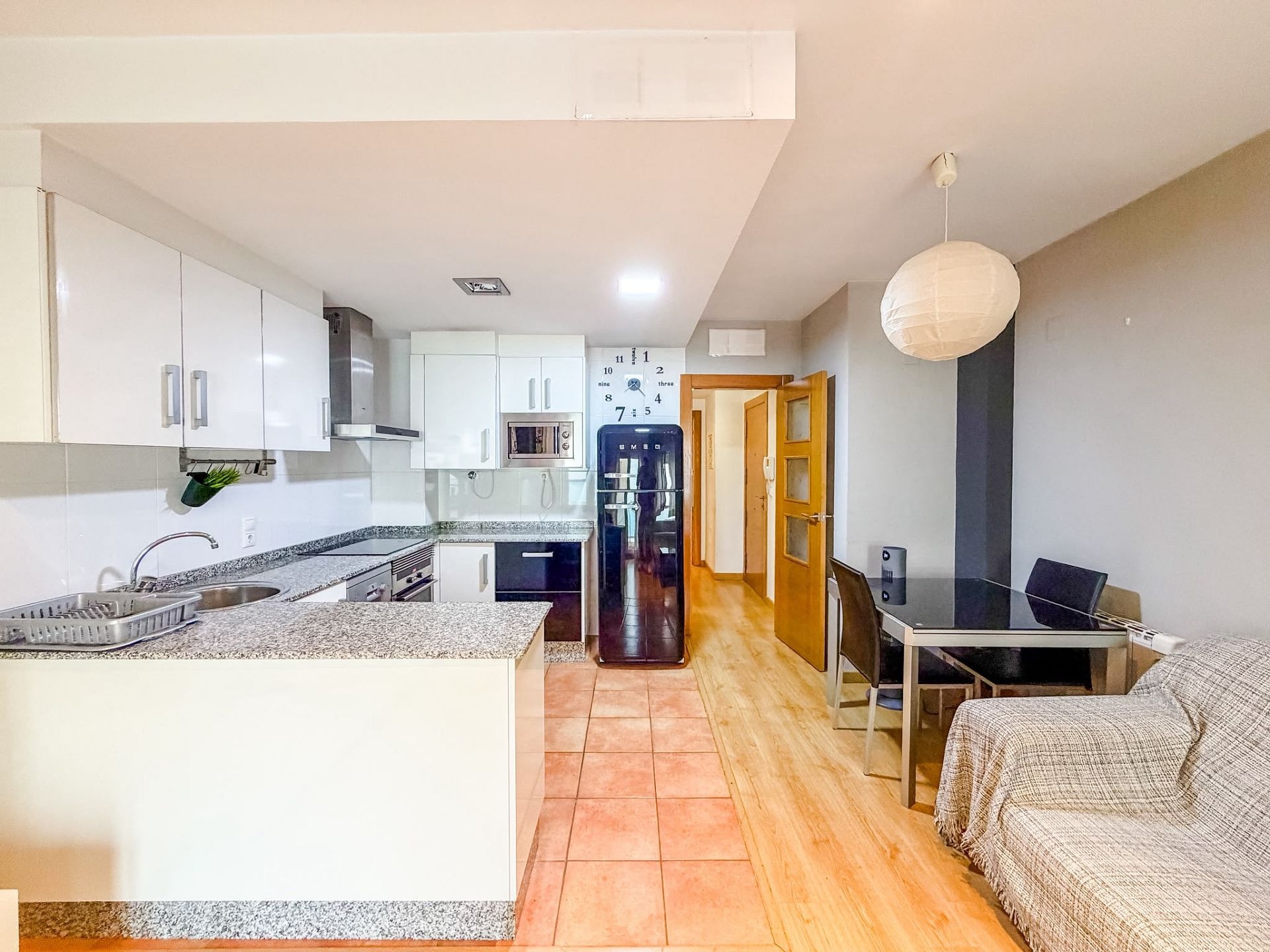 Resale - 1 Bedroom 1 Bathroom Apartment in Elda -  - Alicante