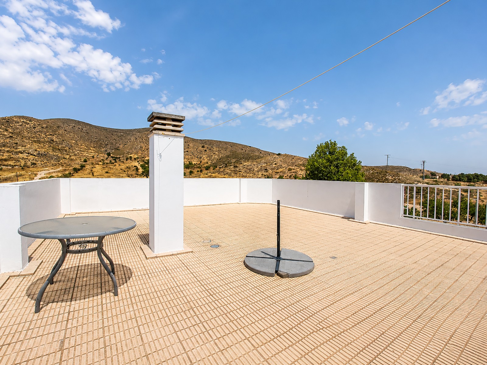 Resale - 2 Bedroom 1 Bathroom Apartment in Hondón de los Frailes -  - Alicante