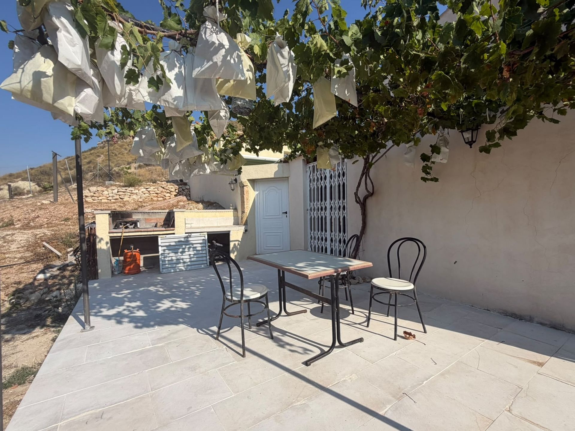 Resale - 6 Bedroom 3 Bathroom Country house in Aspe -  - Alicante