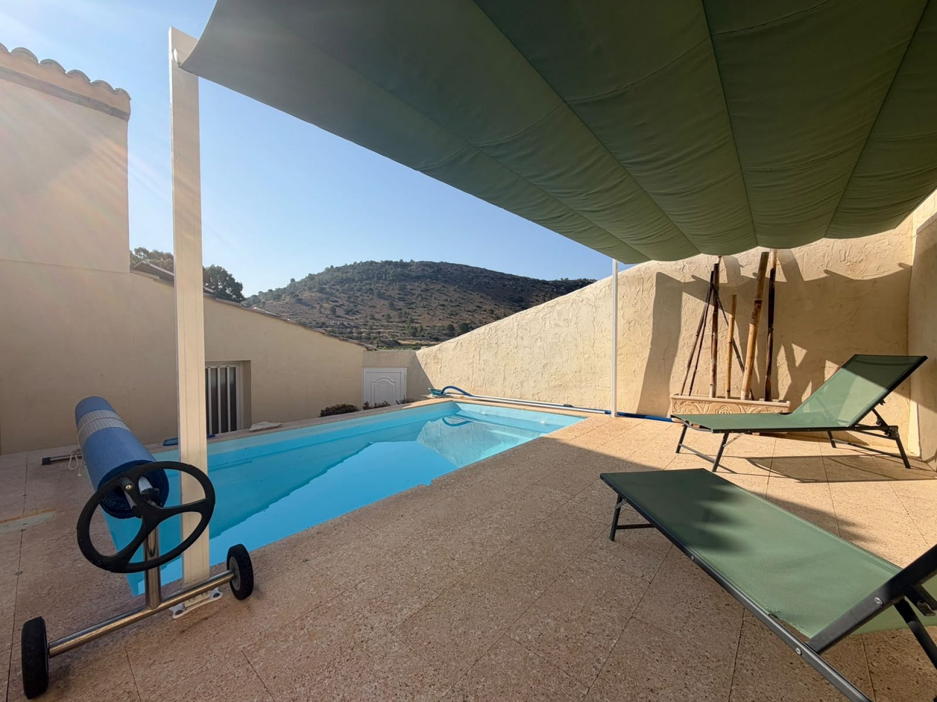 Resale - 6 Bedroom 3 Bathroom Country house in Aspe -  - Alicante