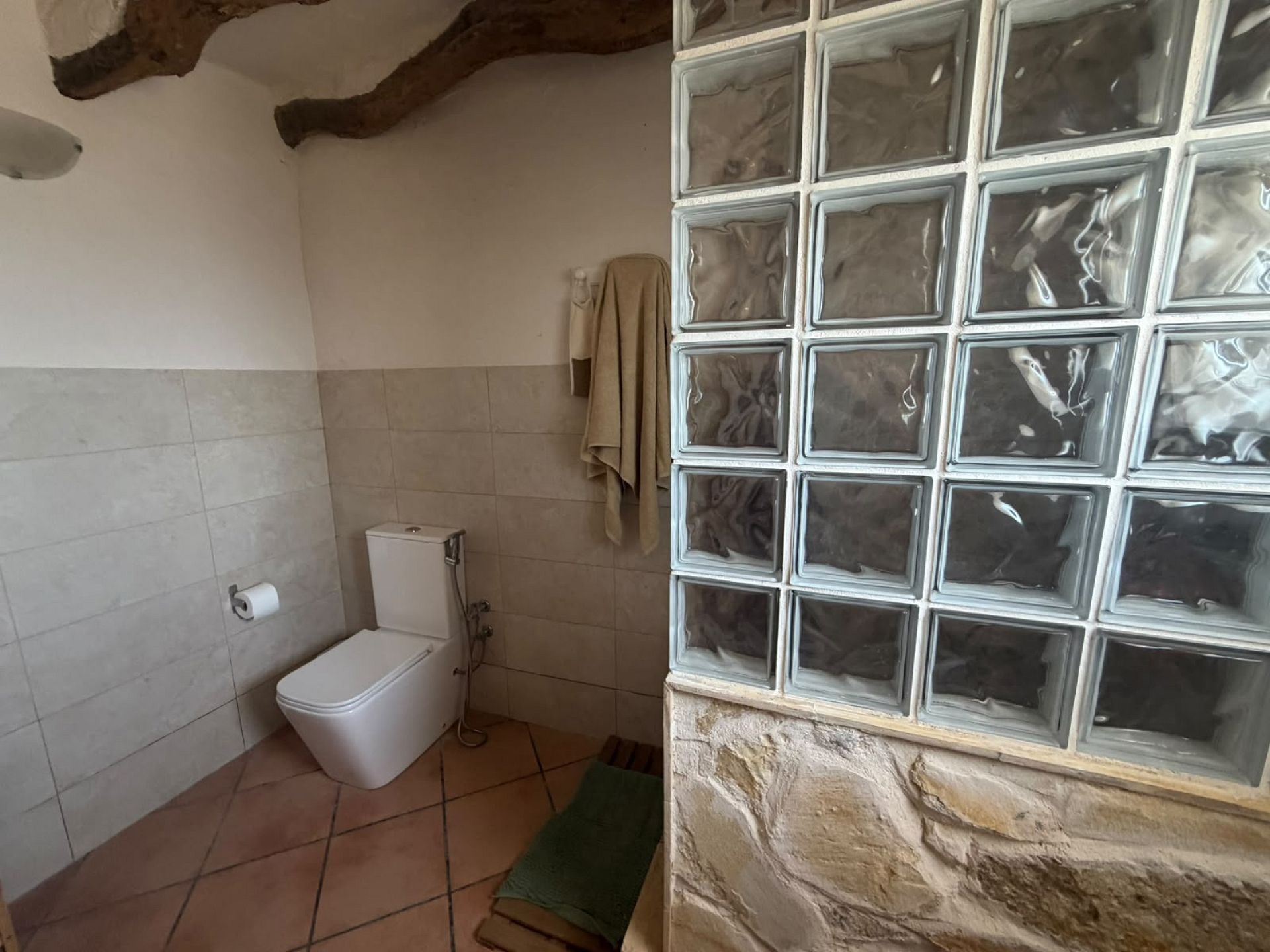 Resale - 6 Bedroom 3 Bathroom Country house in Aspe -  - Alicante
