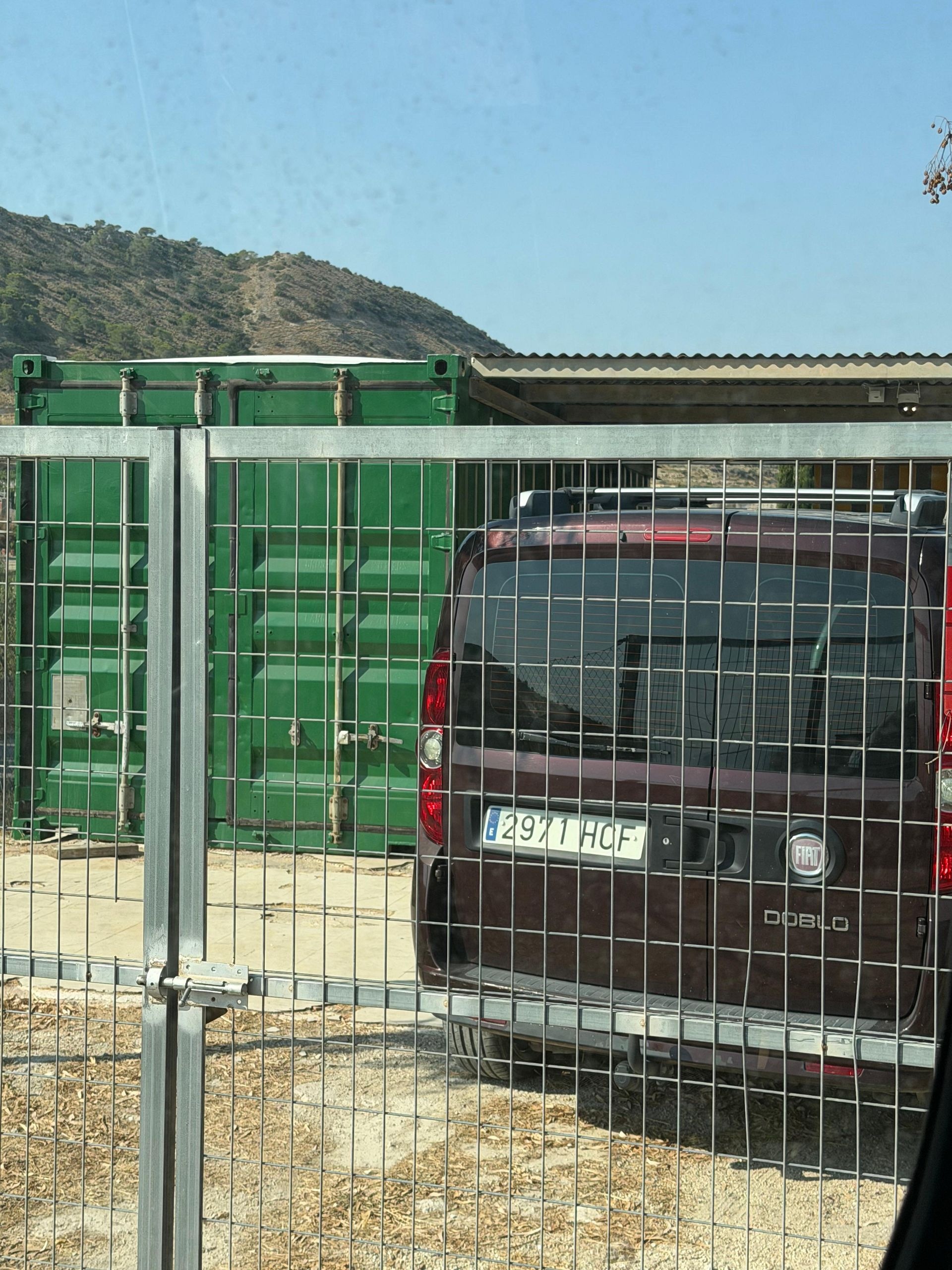 Resale - 6 Bedroom 3 Bathroom Country house in Aspe -  - Alicante
