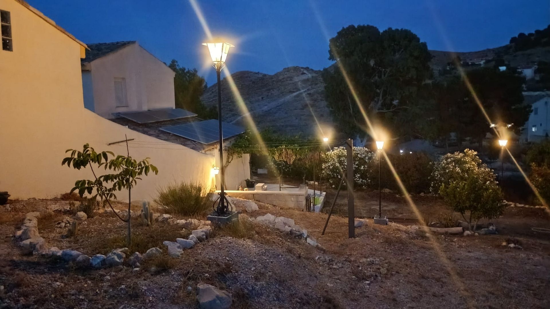 Resale - 6 Bedroom 3 Bathroom Country house in Aspe -  - Alicante