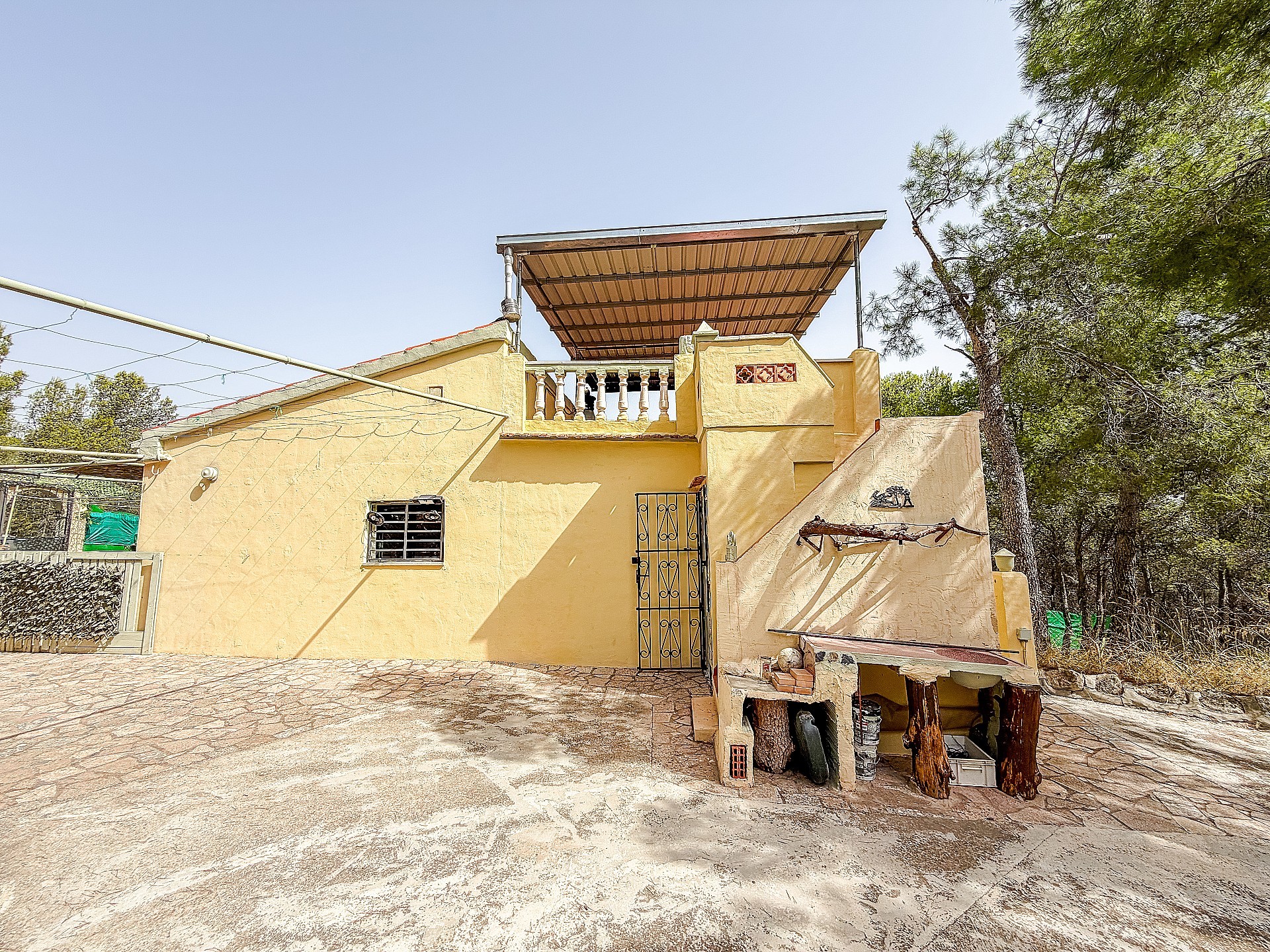 Resale - 2 Bedroom 1 Bathroom Finca in Castalla -  - Alicante