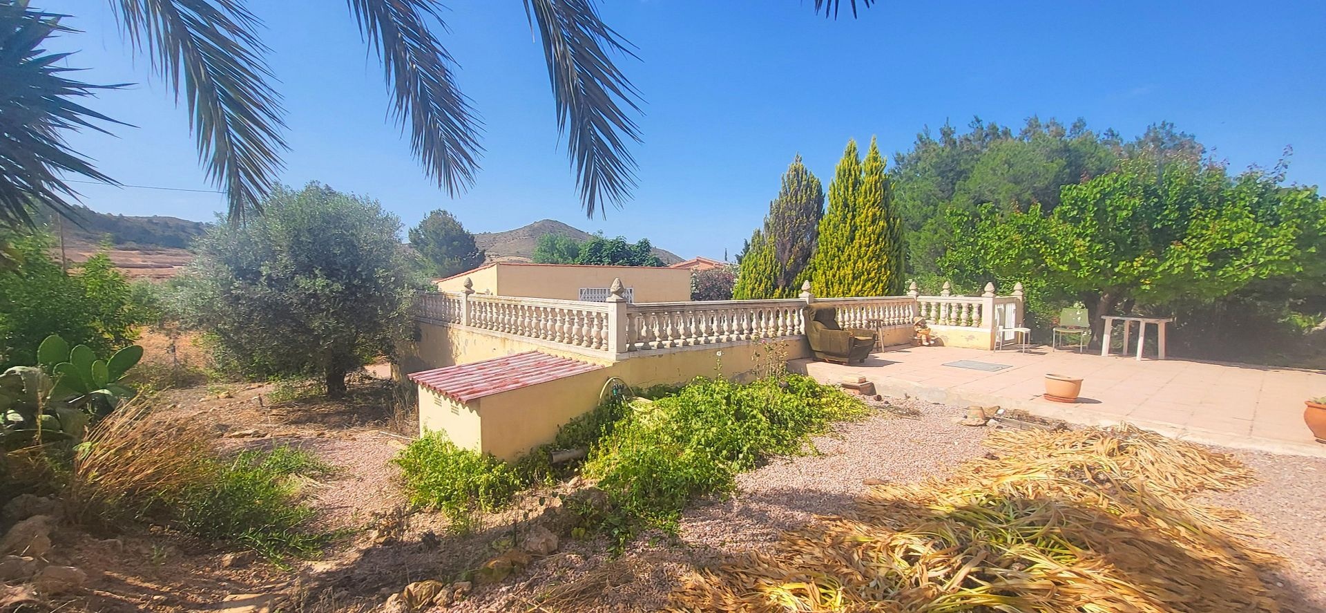 Resale - 4 Bedroom 2 Bathroom Villa in Hondón de las Nieves -  - Alicante