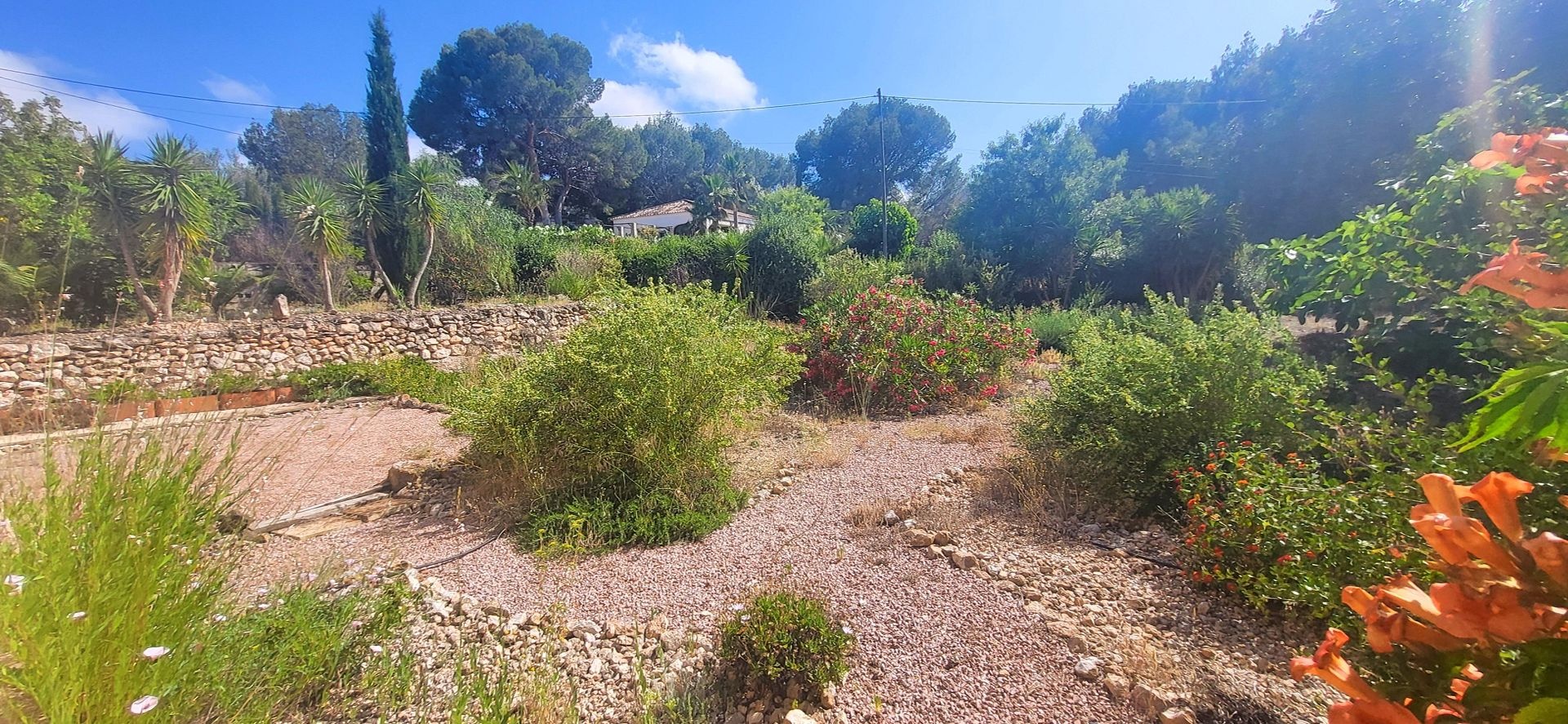 Resale - 4 Bedroom 2 Bathroom Villa in Hondón de las Nieves -  - Alicante