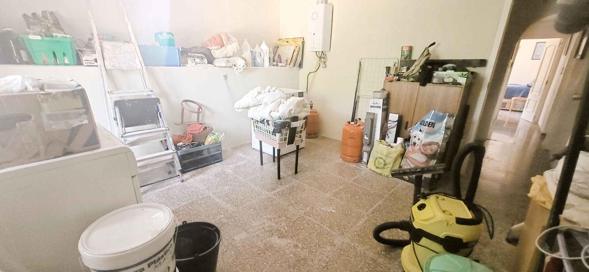 Resale - 4 Bedroom 2 Bathroom Villa in Hondón de las Nieves -  - Alicante