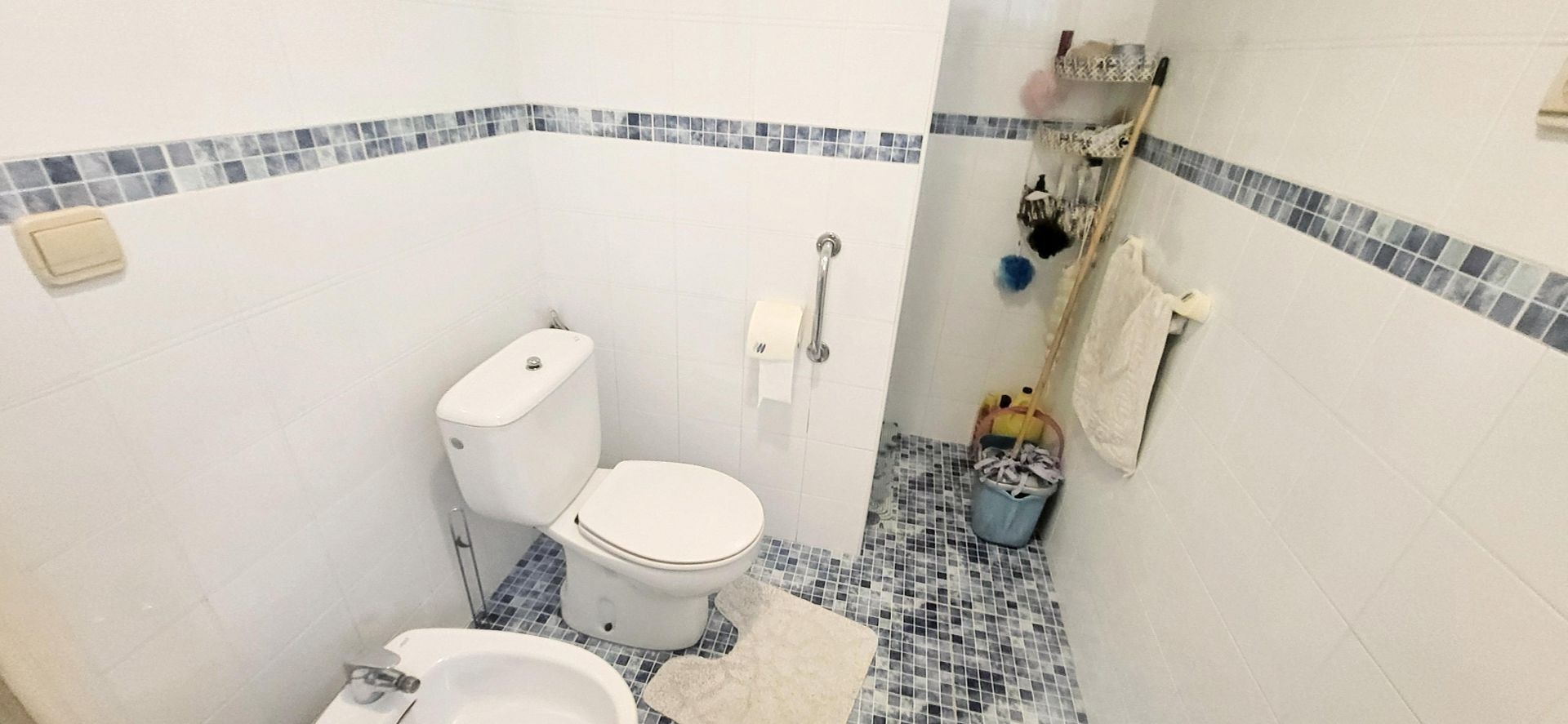 Resale - 4 Bedroom 2 Bathroom Villa in Hondón de las Nieves -  - Alicante