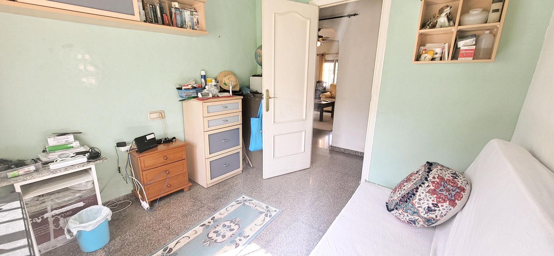 Resale - 4 Bedroom 2 Bathroom Villa in Hondón de las Nieves -  - Alicante